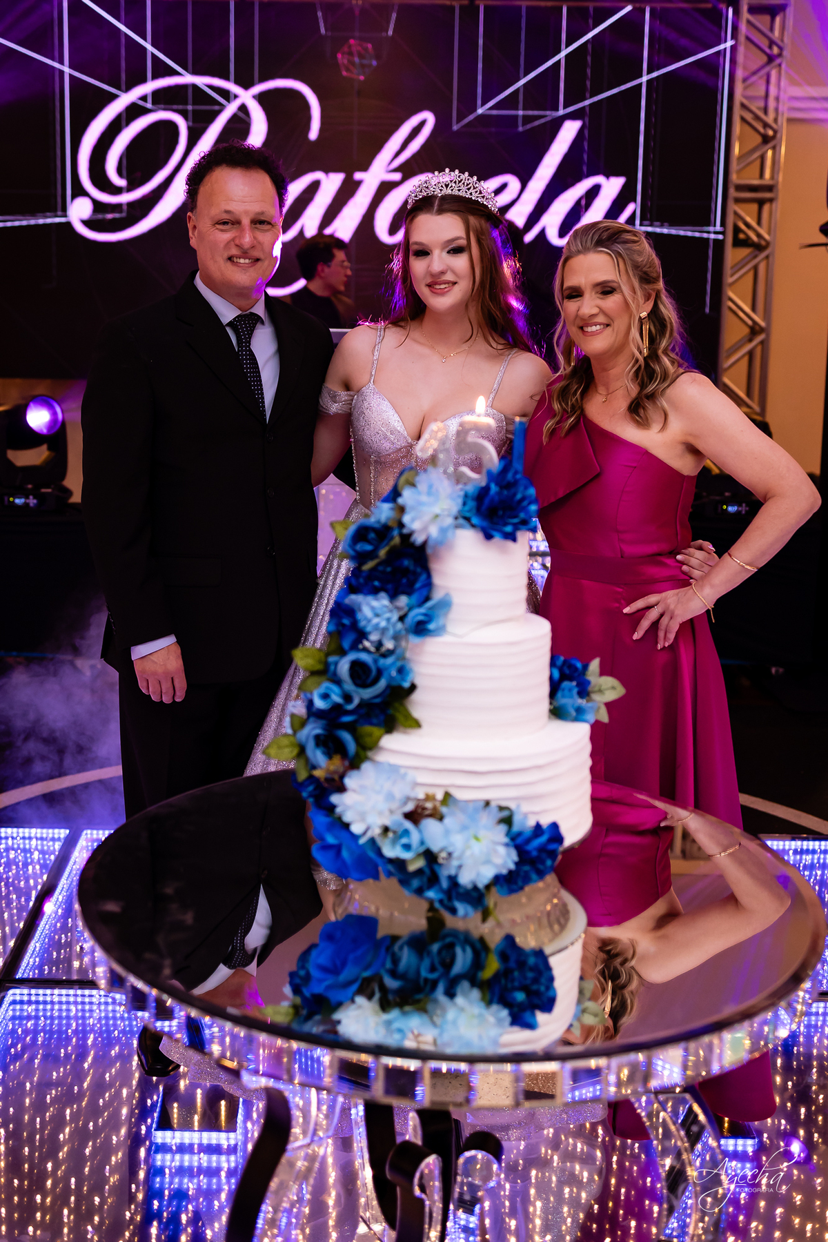 15 anos Curitiba; Festa de 15 anos; Festa de Debutante; Eventos Sociedade Thalia; Thalia Centro; Basquete Thalia; Vestido de Debutante; Decoração 15 anos; Espaço para 15 anos Curitiba; Fotógrafo Curitiba; Fotógrafo 15 anos Curitiba; Melhor Fotógrafa;