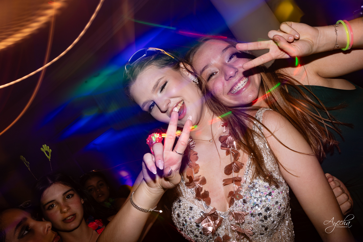 15 anos Curitiba; Festa de 15 anos; Festa de Debutante; Eventos Sociedade Thalia; Thalia Centro; Basquete Thalia; Vestido de Debutante; Decoração 15 anos; Espaço para 15 anos Curitiba; Fotógrafo Curitiba; Fotógrafo 15 anos Curitiba; Melhor Fotógrafa;