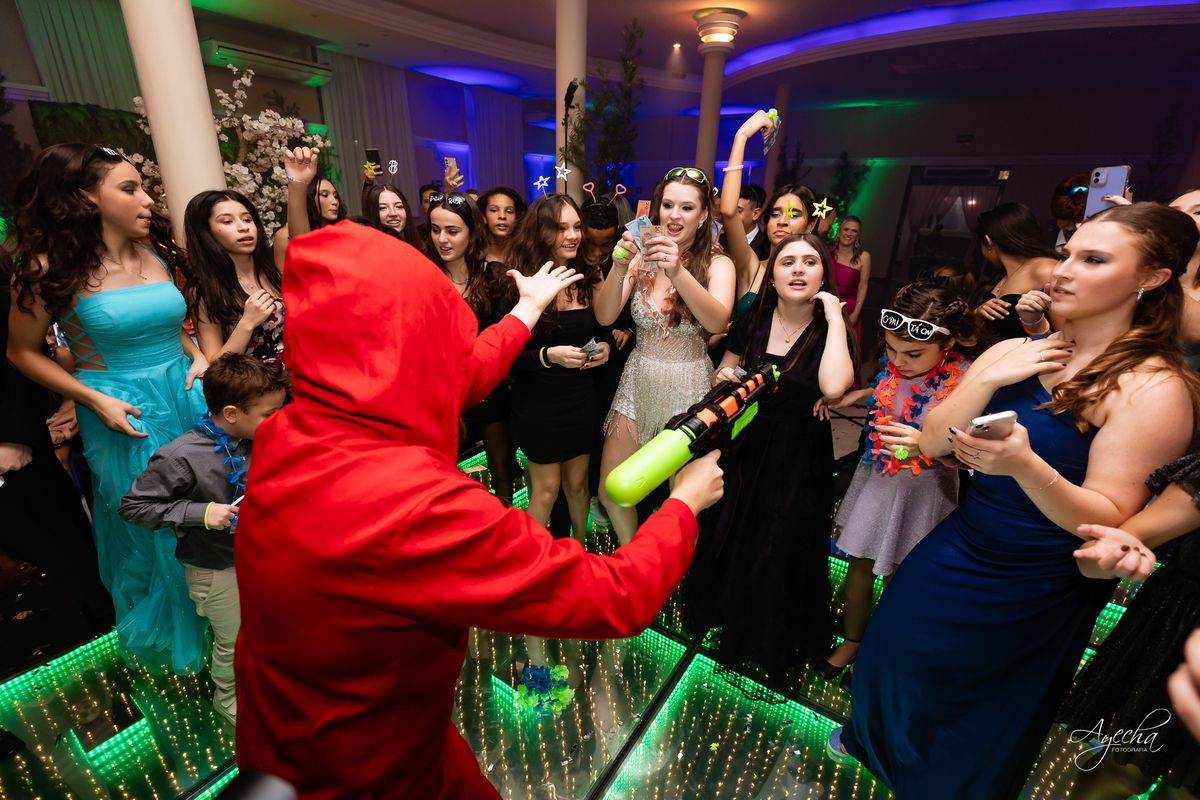 15 anos Curitiba; Festa de 15 anos; Festa de Debutante; Eventos Sociedade Thalia; Thalia Centro; Basquete Thalia; Vestido de Debutante; Decoração 15 anos; Espaço para 15 anos Curitiba; Fotógrafo Curitiba; Fotógrafo 15 anos Curitiba; Melhor Fotógrafa;