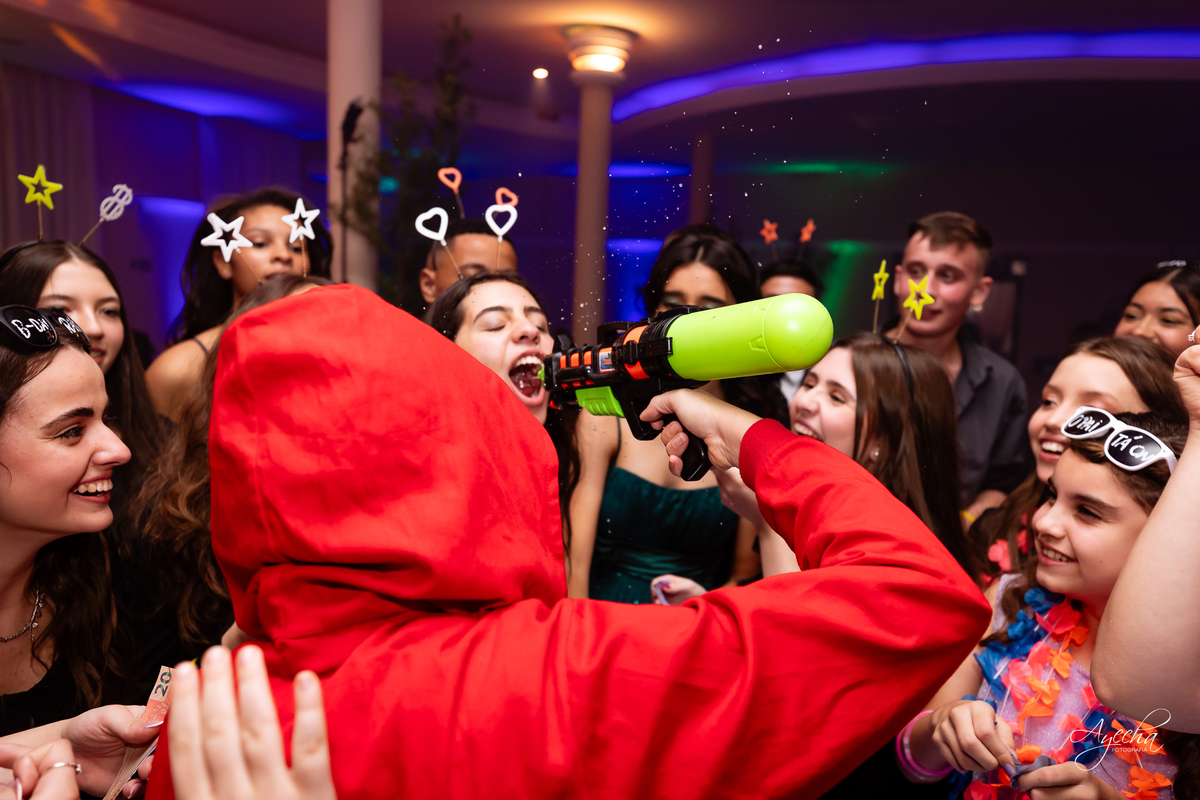 15 anos Curitiba; Festa de 15 anos; Festa de Debutante; Eventos Sociedade Thalia; Thalia Centro; Basquete Thalia; Vestido de Debutante; Decoração 15 anos; Espaço para 15 anos Curitiba; Fotógrafo Curitiba; Fotógrafo 15 anos Curitiba; Melhor Fotógrafa;