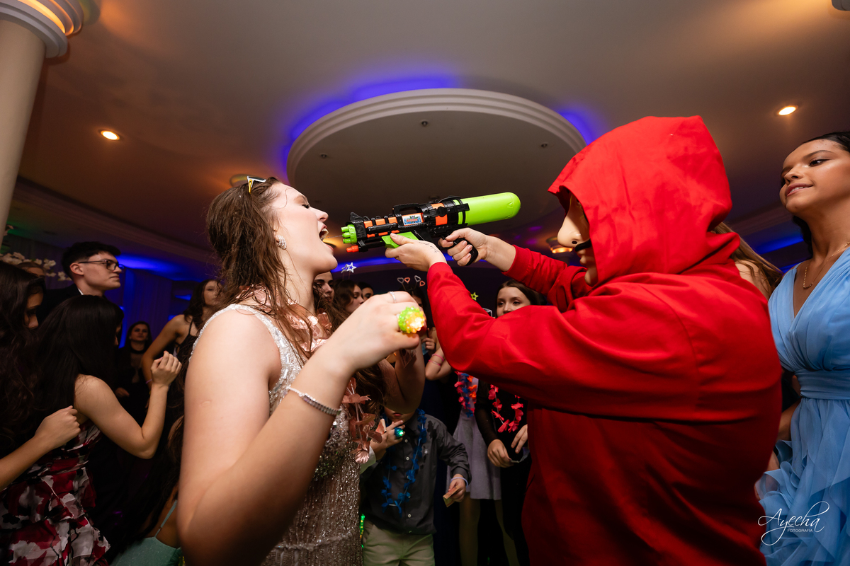 15 anos Curitiba; Festa de 15 anos; Festa de Debutante; Eventos Sociedade Thalia; Thalia Centro; Basquete Thalia; Vestido de Debutante; Decoração 15 anos; Espaço para 15 anos Curitiba; Fotógrafo Curitiba; Fotógrafo 15 anos Curitiba; Melhor Fotógrafa;