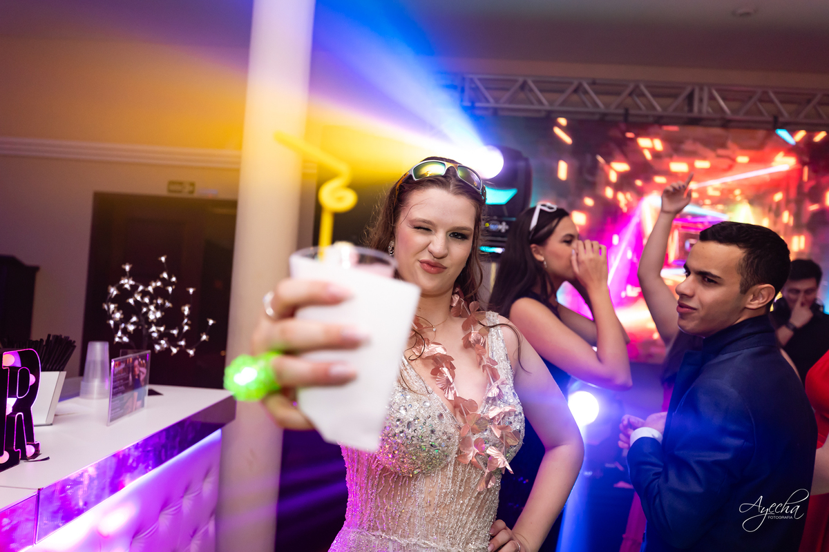 15 anos Curitiba; Festa de 15 anos; Festa de Debutante; Eventos Sociedade Thalia; Thalia Centro; Basquete Thalia; Vestido de Debutante; Decoração 15 anos; Espaço para 15 anos Curitiba; Fotógrafo Curitiba; Fotógrafo 15 anos Curitiba; Melhor Fotógrafa;