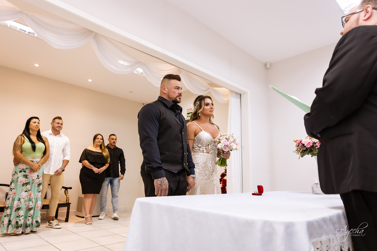 Casamento Civil Curitiba; Fotografo casamento civil; fotografia casamento civil; cartório de santa felicidade; casamento cartório de santa felicidade; casamento civil; mini wedding; cerimônia casamento civil; look civil; melhores fotografos de curitiba;