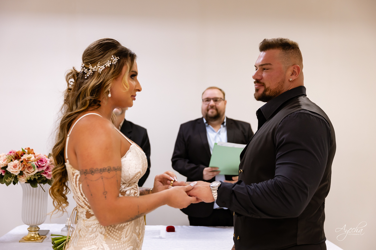 Casamento Civil Curitiba; Fotografo casamento civil; fotografia casamento civil; cartório de santa felicidade; casamento cartório de santa felicidade; casamento civil; mini wedding; cerimônia casamento civil; look civil; melhores fotografos de curitiba;