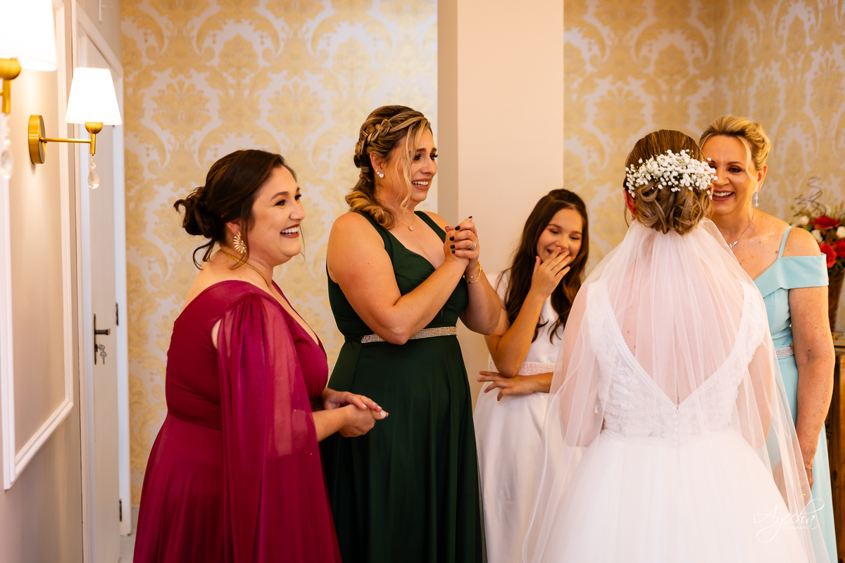 Fotografos Rio Negro; Casamentos Rio Negro; Rancho Richter; Fotografia de Casamento Rio Negro; Casamentos Mafra; 15 anos Rio Negro; Casamento Rústico; Casamento Capela Rio Negro; London Noivas; Lux Decorações Rio Negro; Studio Edina Farago;
