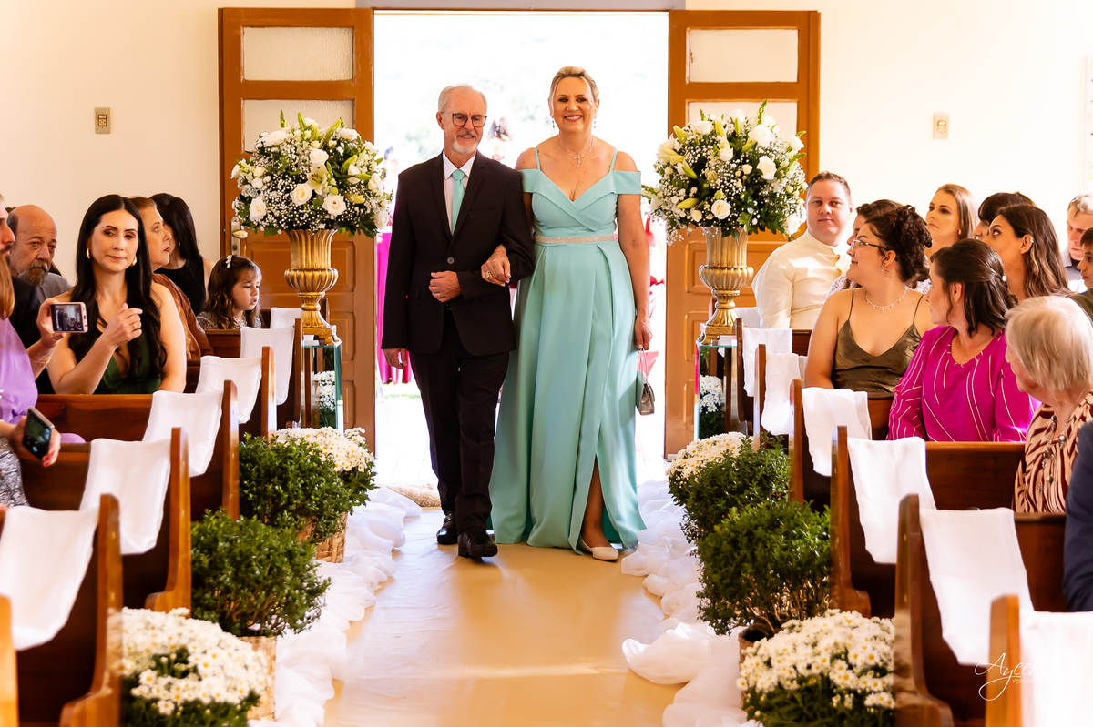 Fotografos Rio Negro; Casamentos Rio Negro; Rancho Richter; Fotografia de Casamento Rio Negro; Casamentos Mafra; 15 anos Rio Negro; Casamento Rústico; Casamento Capela Rio Negro; London Noivas; Lux Decorações Rio Negro; Studio Edina Farago;
