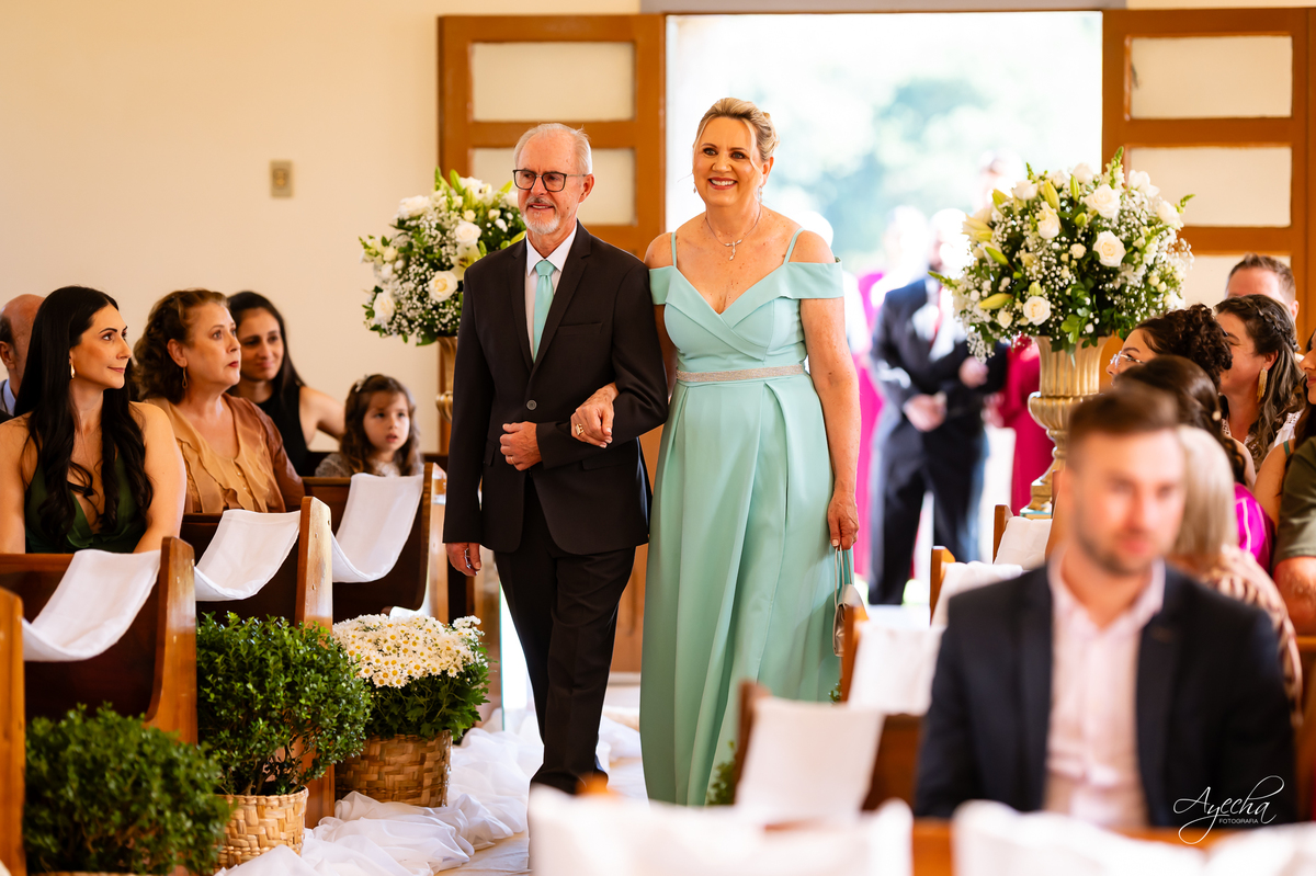 Fotografos Rio Negro; Casamentos Rio Negro; Rancho Richter; Fotografia de Casamento Rio Negro; Casamentos Mafra; 15 anos Rio Negro; Casamento Rústico; Casamento Capela Rio Negro; London Noivas; Lux Decorações Rio Negro; Studio Edina Farago;
