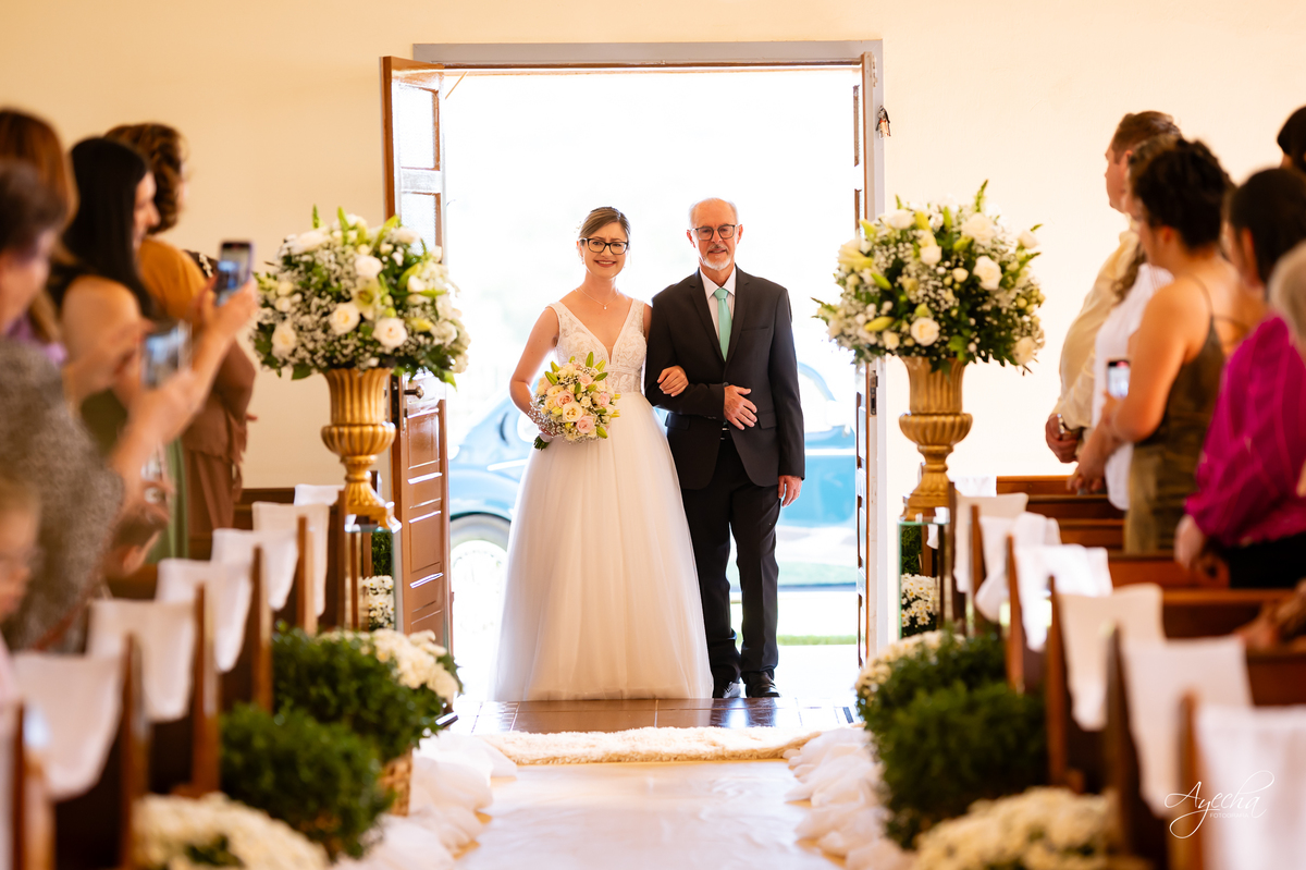 Fotografos Rio Negro; Casamentos Rio Negro; Rancho Richter; Fotografia de Casamento Rio Negro; Casamentos Mafra; 15 anos Rio Negro; Casamento Rústico; Casamento Capela Rio Negro; London Noivas; Lux Decorações Rio Negro; Studio Edina Farago;
