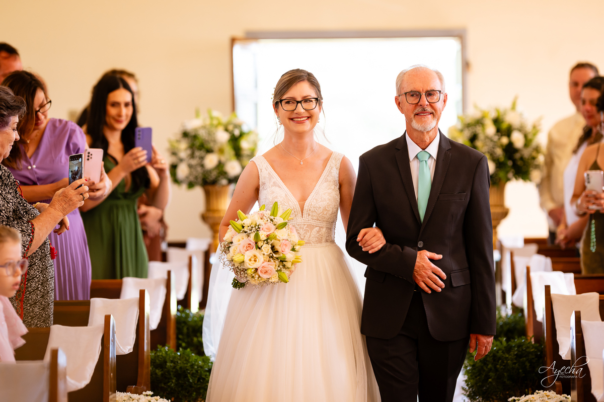 Fotografos Rio Negro; Casamentos Rio Negro; Rancho Richter; Fotografia de Casamento Rio Negro; Casamentos Mafra; 15 anos Rio Negro; Casamento Rústico; Casamento Capela Rio Negro; London Noivas; Lux Decorações Rio Negro; Studio Edina Farago;
