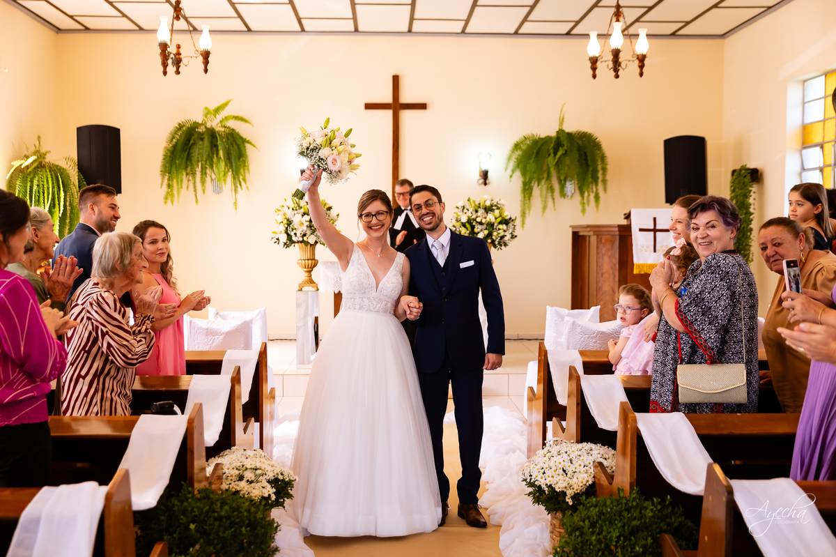 Fotografos Rio Negro; Casamentos Rio Negro; Rancho Richter; Fotografia de Casamento Rio Negro; Casamentos Mafra; 15 anos Rio Negro; Casamento Rústico; Casamento Capela Rio Negro; London Noivas; Lux Decorações Rio Negro; Studio Edina Farago;
