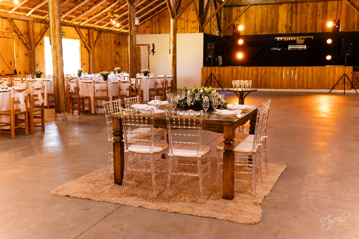 Fotografos Rio Negro; Casamentos Rio Negro; Rancho Richter; Fotografia de Casamento Rio Negro; Casamentos Mafra; 15 anos Rio Negro; Casamento Rústico; Casamento Capela Rio Negro; London Noivas; Lux Decorações Rio Negro; Studio Edina Farago;
