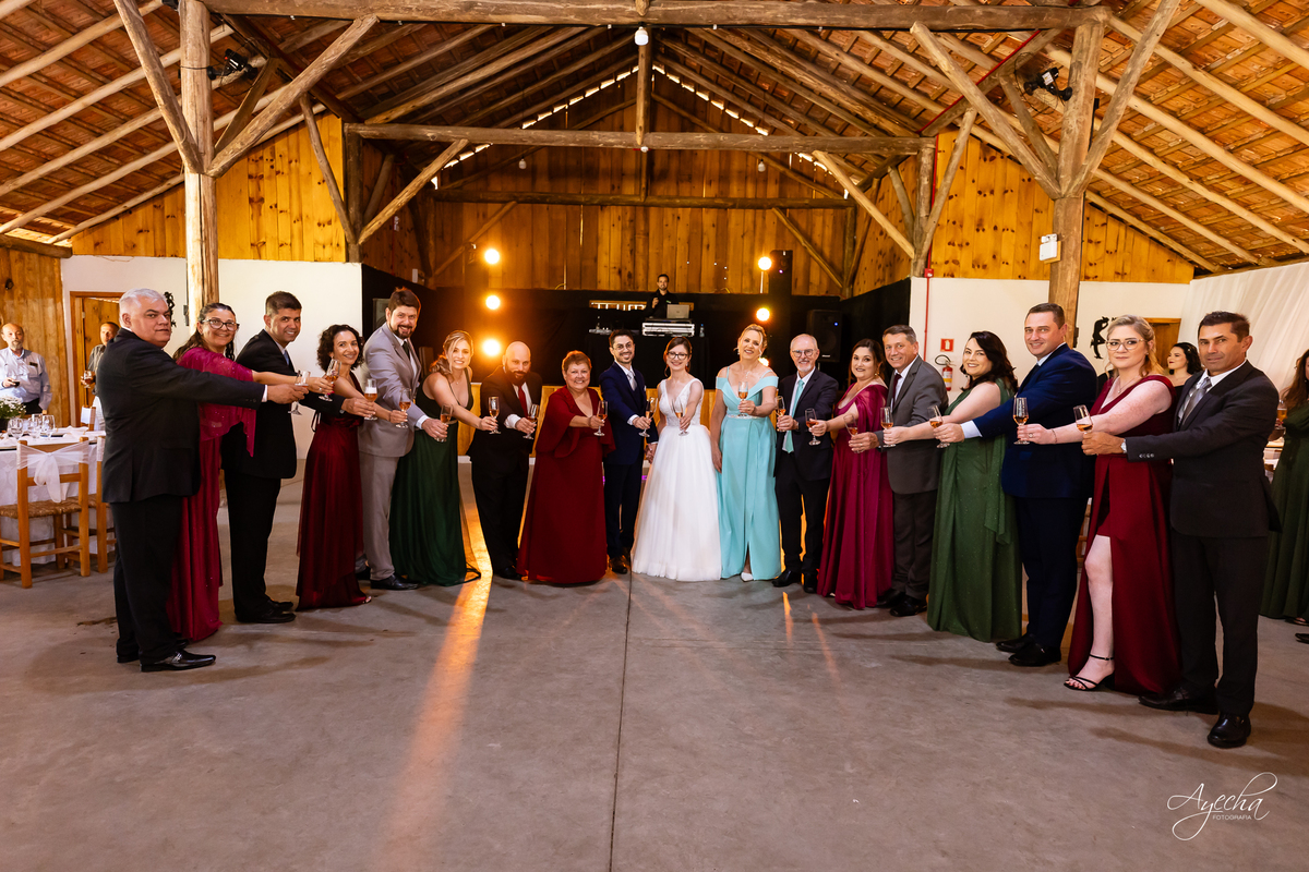 Fotografos Rio Negro; Casamentos Rio Negro; Rancho Richter; Fotografia de Casamento Rio Negro; Casamentos Mafra; 15 anos Rio Negro; Casamento Rústico; Casamento Capela Rio Negro; London Noivas; Lux Decorações Rio Negro; Studio Edina Farago;
