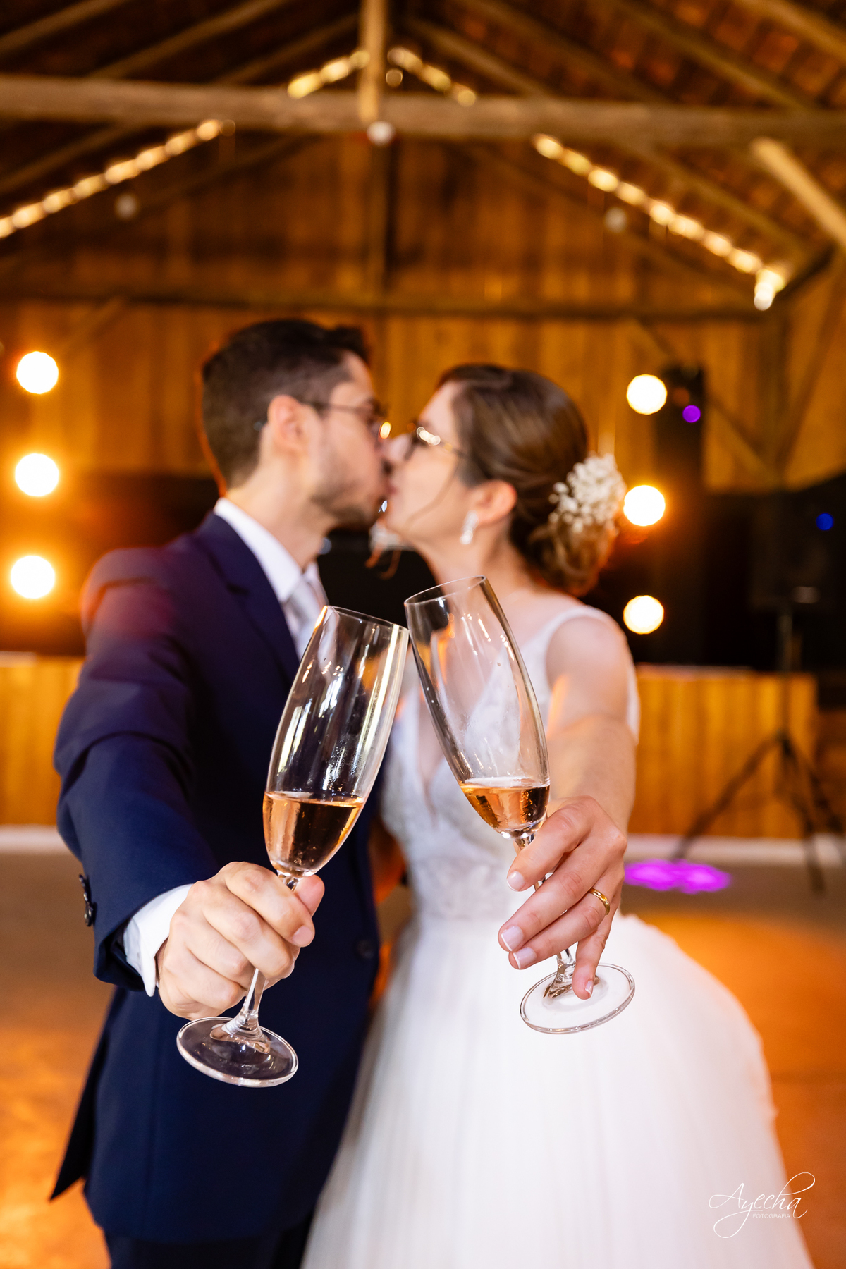 Fotografos Rio Negro; Casamentos Rio Negro; Rancho Richter; Fotografia de Casamento Rio Negro; Casamentos Mafra; 15 anos Rio Negro; Casamento Rústico; Casamento Capela Rio Negro; London Noivas; Lux Decorações Rio Negro; Studio Edina Farago;
