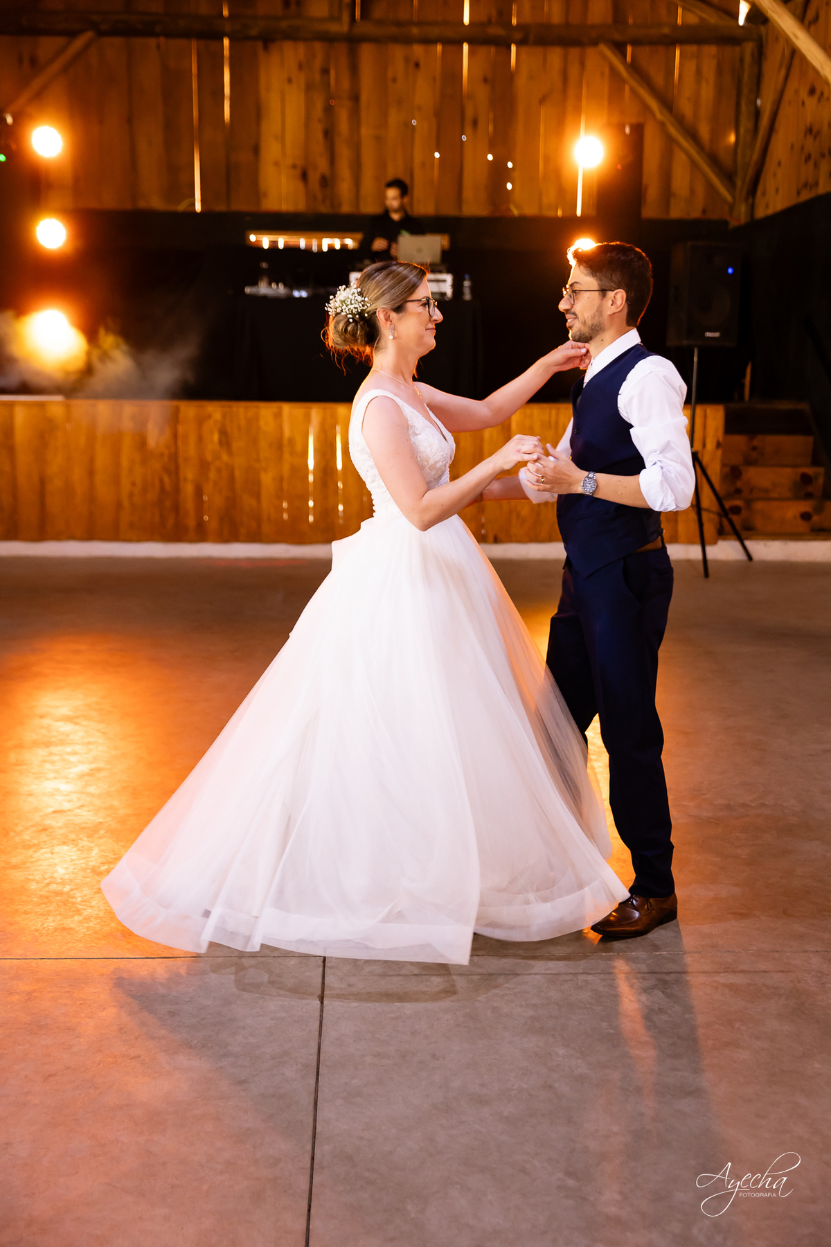 Fotografos Rio Negro; Casamentos Rio Negro; Rancho Richter; Fotografia de Casamento Rio Negro; Casamentos Mafra; 15 anos Rio Negro; Casamento Rústico; Casamento Capela Rio Negro; London Noivas; Lux Decorações Rio Negro; Studio Edina Farago;
