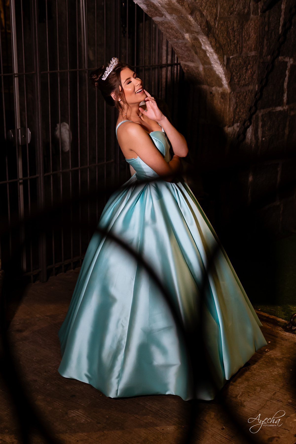 15 anos Castelo São Francisco; Fotógrafo 15 anos; Fotógrafo Debutante; Fotógrafo Curitiba; Fotógrafa Debutante 15 anos; Festa de Debutante; Vestido de Debutante Curitiba; Melhores Fotógrafps de Curitiba; 15 anos; Pacote Completo 15 anos Curitiba; 