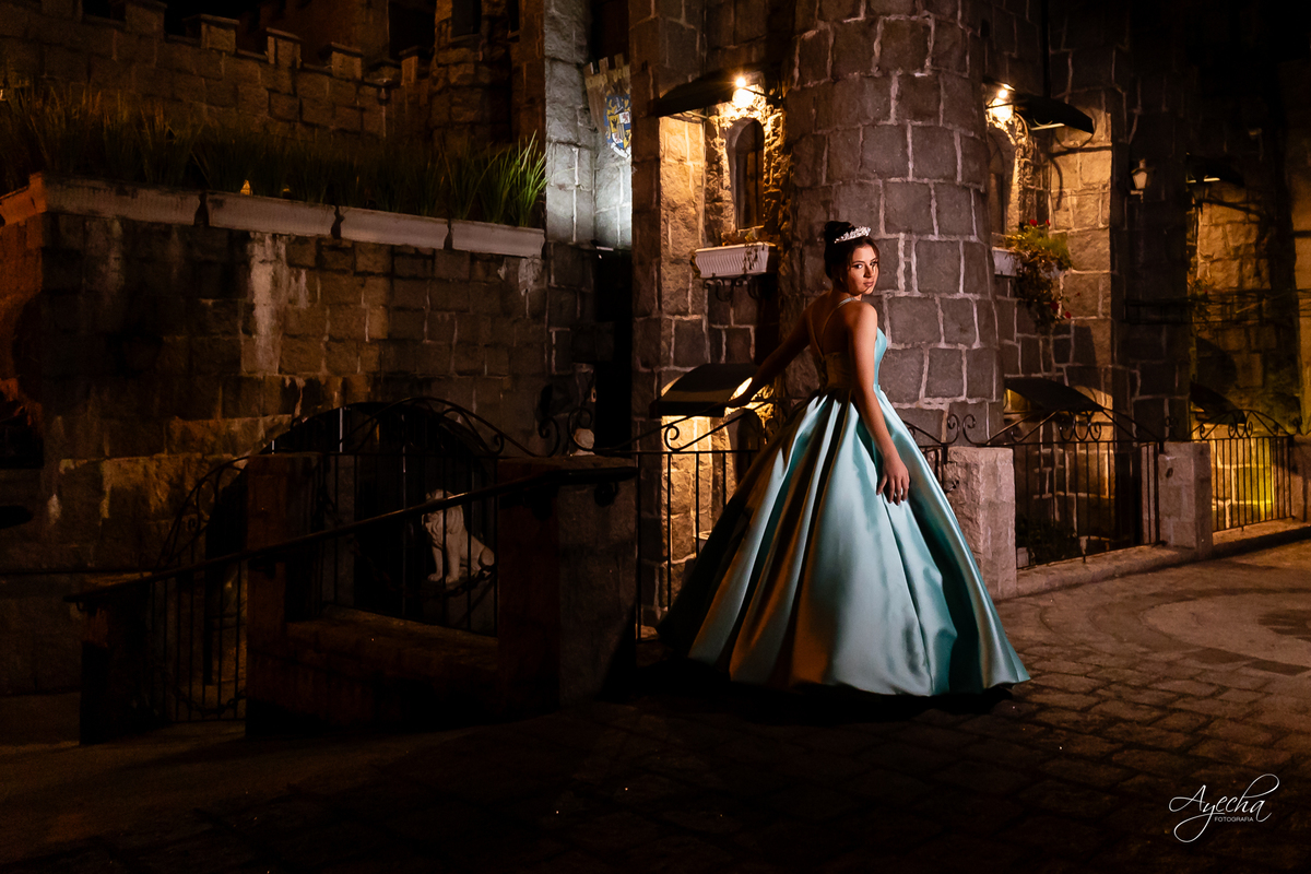 15 anos Castelo São Francisco; Fotógrafo 15 anos; Fotógrafo Debutante; Fotógrafo Curitiba; Fotógrafa Debutante 15 anos; Festa de Debutante; Vestido de Debutante Curitiba; Melhores Fotógrafps de Curitiba; 15 anos; Pacote Completo 15 anos Curitiba; 