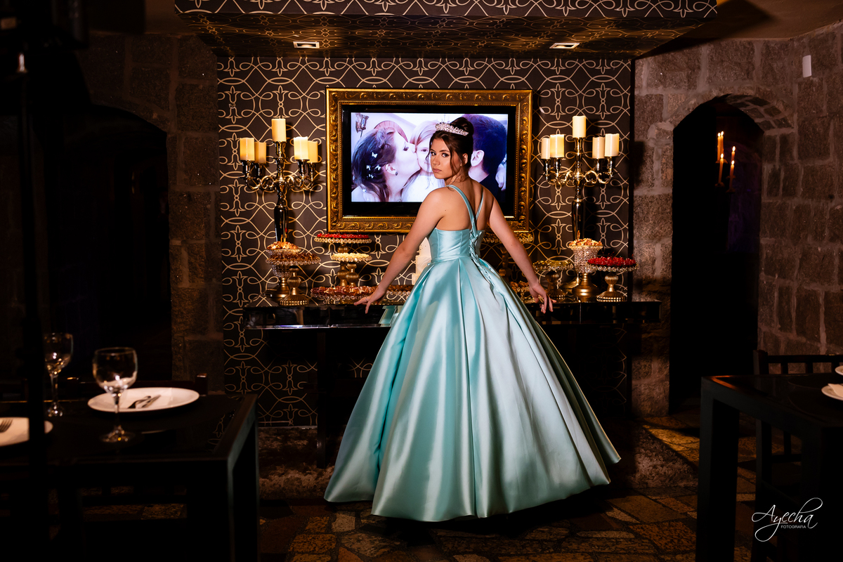 15 anos Castelo São Francisco; Fotógrafo 15 anos; Fotógrafo Debutante; Fotógrafo Curitiba; Fotógrafa Debutante 15 anos; Festa de Debutante; Vestido de Debutante Curitiba; Melhores Fotógrafps de Curitiba; 15 anos; Pacote Completo 15 anos Curitiba; 