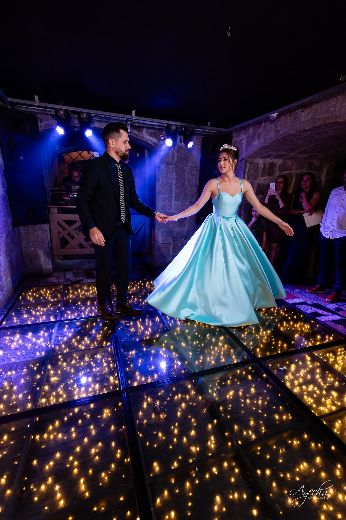 15 anos Castelo São Francisco; Fotógrafo 15 anos; Fotógrafo Debutante; Fotógrafo Curitiba; Fotógrafa Debutante 15 anos; Festa de Debutante; Vestido de Debutante Curitiba; Melhores Fotógrafps de Curitiba; 15 anos; Pacote Completo 15 anos Curitiba; 