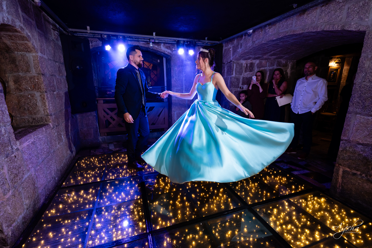 15 anos Castelo São Francisco; Fotógrafo 15 anos; Fotógrafo Debutante; Fotógrafo Curitiba; Fotógrafa Debutante 15 anos; Festa de Debutante; Vestido de Debutante Curitiba; Melhores Fotógrafps de Curitiba; 15 anos; Pacote Completo 15 anos Curitiba; 