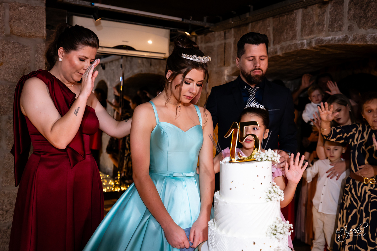 15 anos Castelo São Francisco; Fotógrafo 15 anos; Fotógrafo Debutante; Fotógrafo Curitiba; Fotógrafa Debutante 15 anos; Festa de Debutante; Vestido de Debutante Curitiba; Melhores Fotógrafps de Curitiba; 15 anos; Pacote Completo 15 anos Curitiba; 