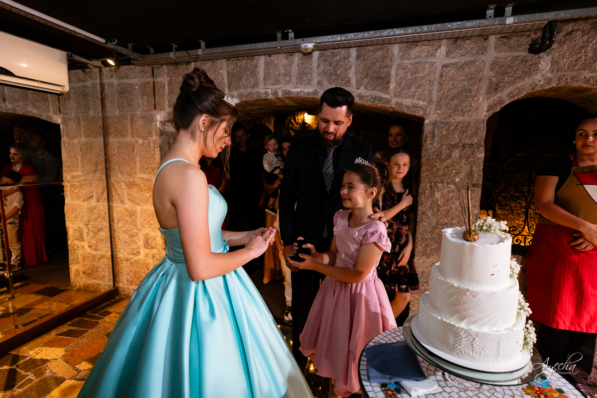 15 anos Castelo São Francisco; Fotógrafo 15 anos; Fotógrafo Debutante; Fotógrafo Curitiba; Fotógrafa Debutante 15 anos; Festa de Debutante; Vestido de Debutante Curitiba; Melhores Fotógrafps de Curitiba; 15 anos; Pacote Completo 15 anos Curitiba; 