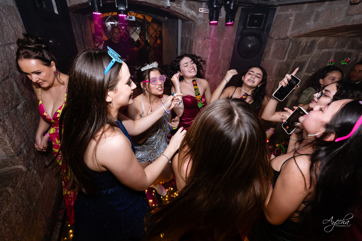 15 anos Castelo São Francisco; Fotógrafo 15 anos; Fotógrafo Debutante; Fotógrafo Curitiba; Fotógrafa Debutante 15 anos; Festa de Debutante; Vestido de Debutante Curitiba; Melhores Fotógrafps de Curitiba; 15 anos; Pacote Completo 15 anos Curitiba; 