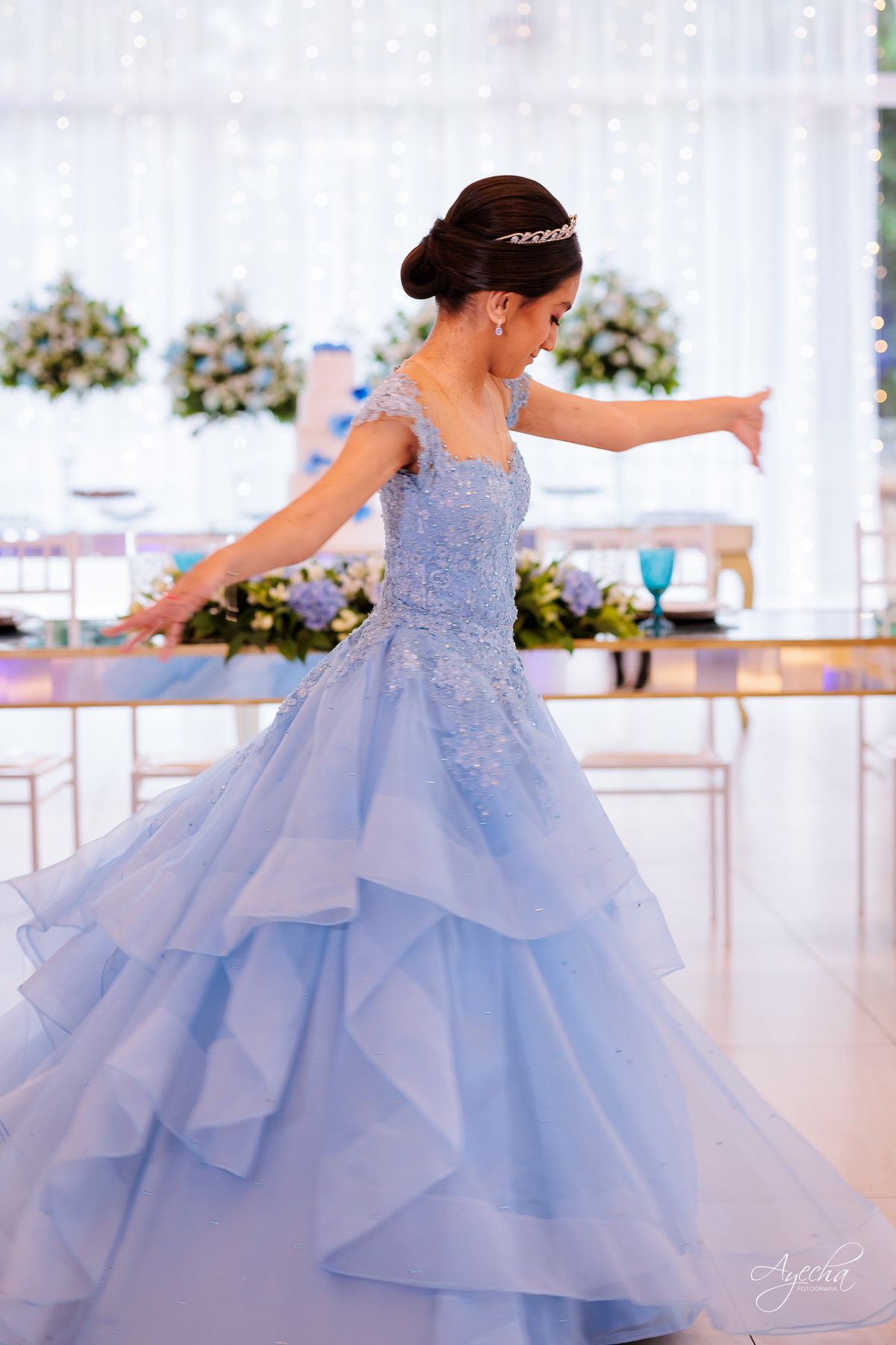 Festa de 15 anos Curitiba; Festa Debutante Curitiba; Espaço para Festa de 15 anos Curitiba; Fotografos 15 anos Curitiba; Salão para festa de 15 anos Curitiba; Stella Basso; Fotografos para Eventos Curitiba; Debutante PCD; Debutante com Autismo;