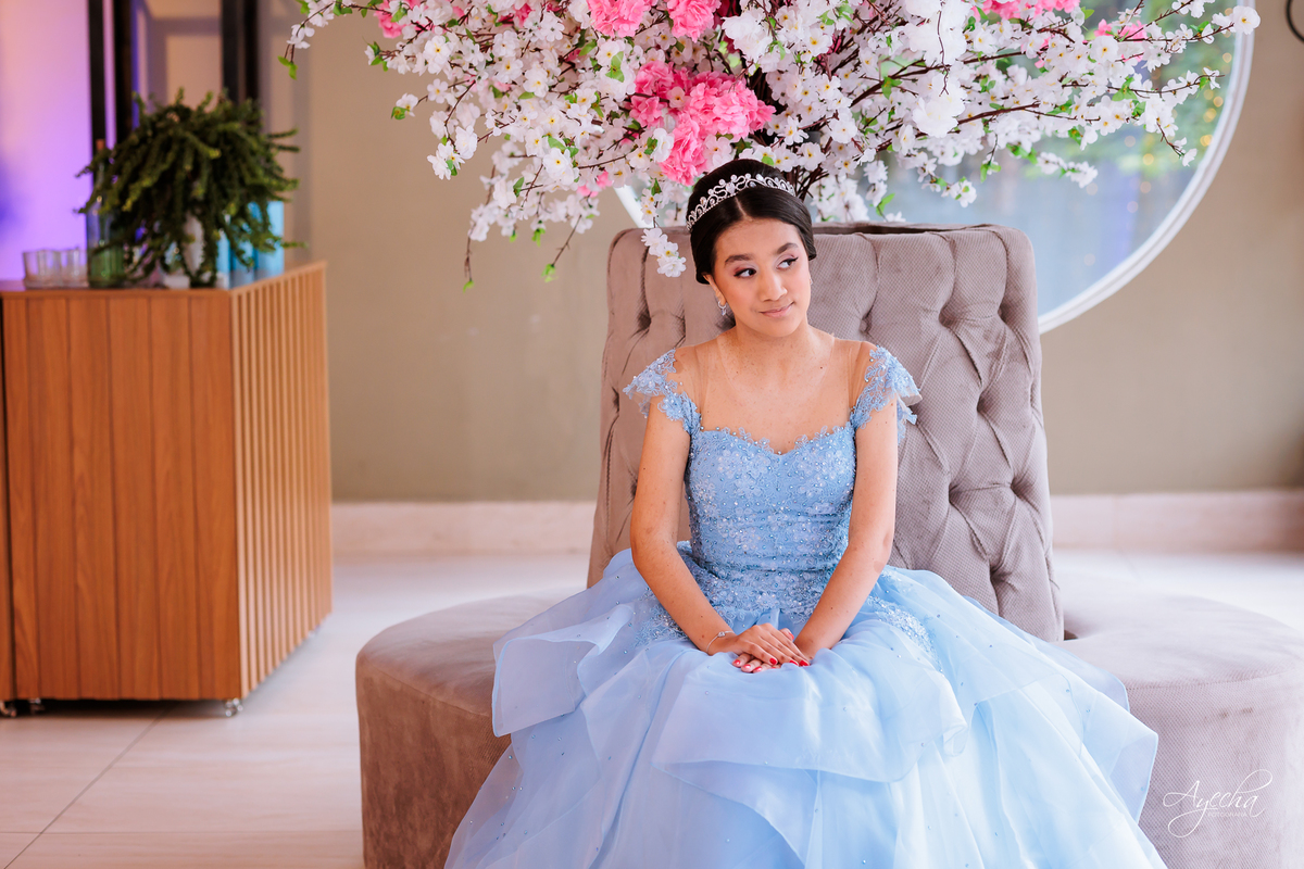 Festa de 15 anos Curitiba; Festa Debutante Curitiba; Espaço para Festa de 15 anos Curitiba; Fotografos 15 anos Curitiba; Salão para festa de 15 anos Curitiba; Stella Basso; Fotografos para Eventos Curitiba; Debutante PCD; Debutante com Autismo;