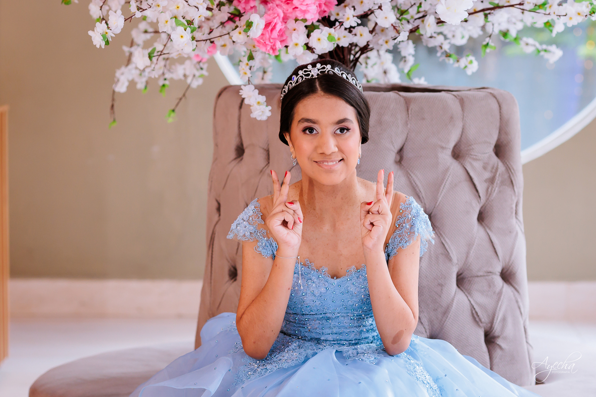 Festa de 15 anos Curitiba; Festa Debutante Curitiba; Espaço para Festa de 15 anos Curitiba; Fotografos 15 anos Curitiba; Salão para festa de 15 anos Curitiba; Stella Basso; Fotografos para Eventos Curitiba; Debutante PCD; Debutante com Autismo;Festa de 15