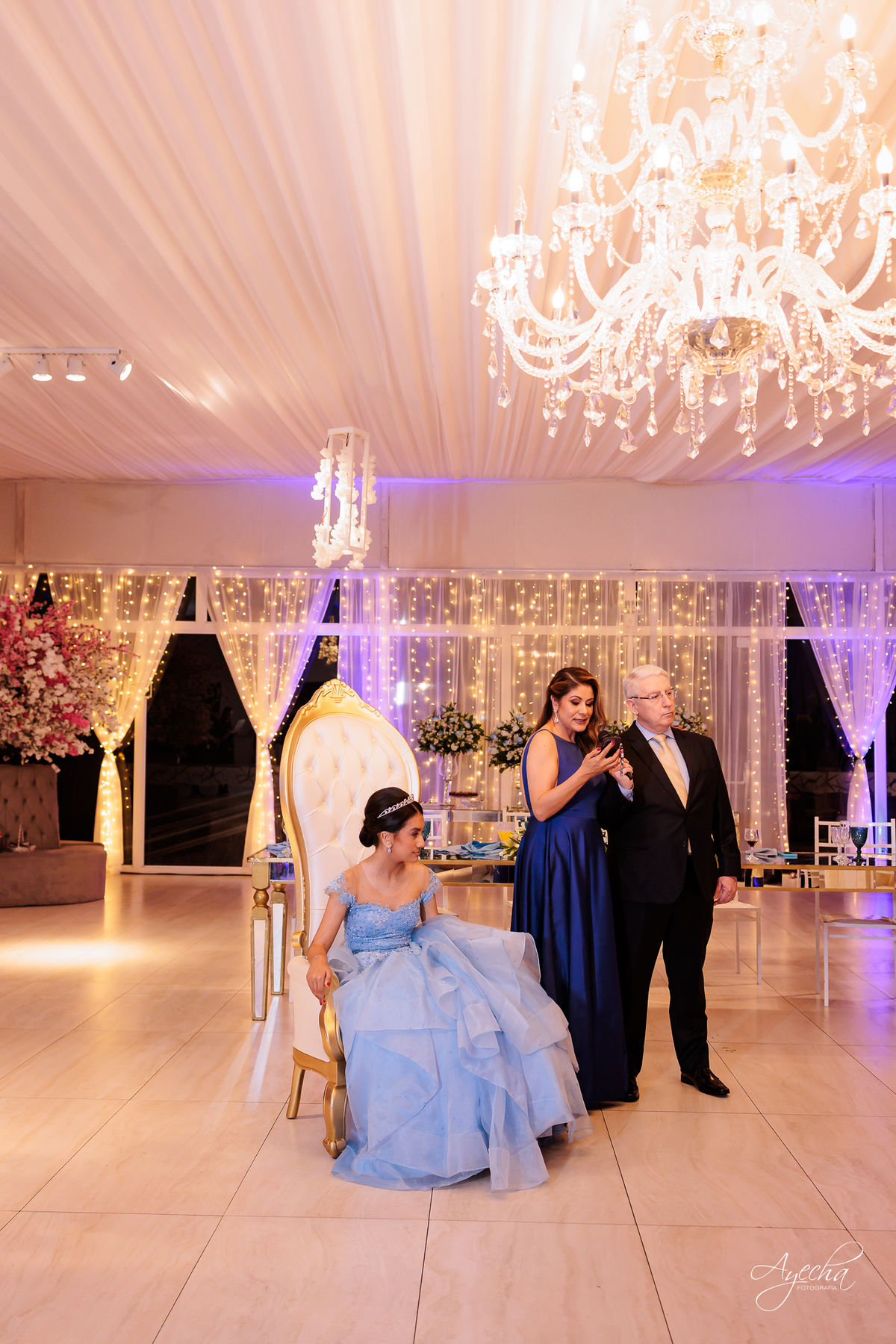 Festa de 15 anos Curitiba; Festa Debutante Curitiba; Espaço para Festa de 15 anos Curitiba; Fotografos 15 anos Curitiba; Salão para festa de 15 anos Curitiba; Stella Basso; Fotografos para Eventos Curitiba; Debutante PCD; Debutante com Autismo;