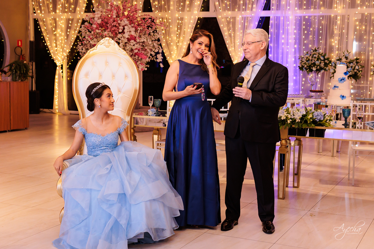 Festa de 15 anos Curitiba; Festa Debutante Curitiba; Espaço para Festa de 15 anos Curitiba; Fotografos 15 anos Curitiba; Salão para festa de 15 anos Curitiba; Stella Basso; Fotografos para Eventos Curitiba; Debutante PCD; Debutante com Autismo;