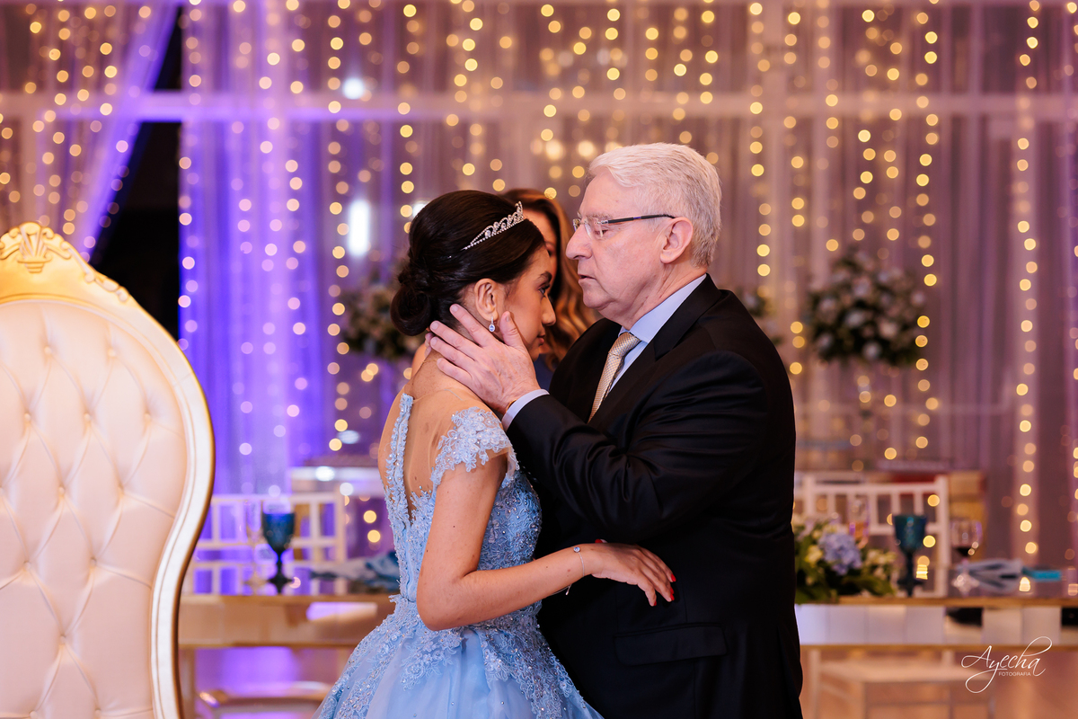 Festa de 15 anos Curitiba; Festa Debutante Curitiba; Espaço para Festa de 15 anos Curitiba; Fotografos 15 anos Curitiba; Salão para festa de 15 anos Curitiba; Stella Basso; Fotografos para Eventos Curitiba; Debutante PCD; Debutante com Autismo;