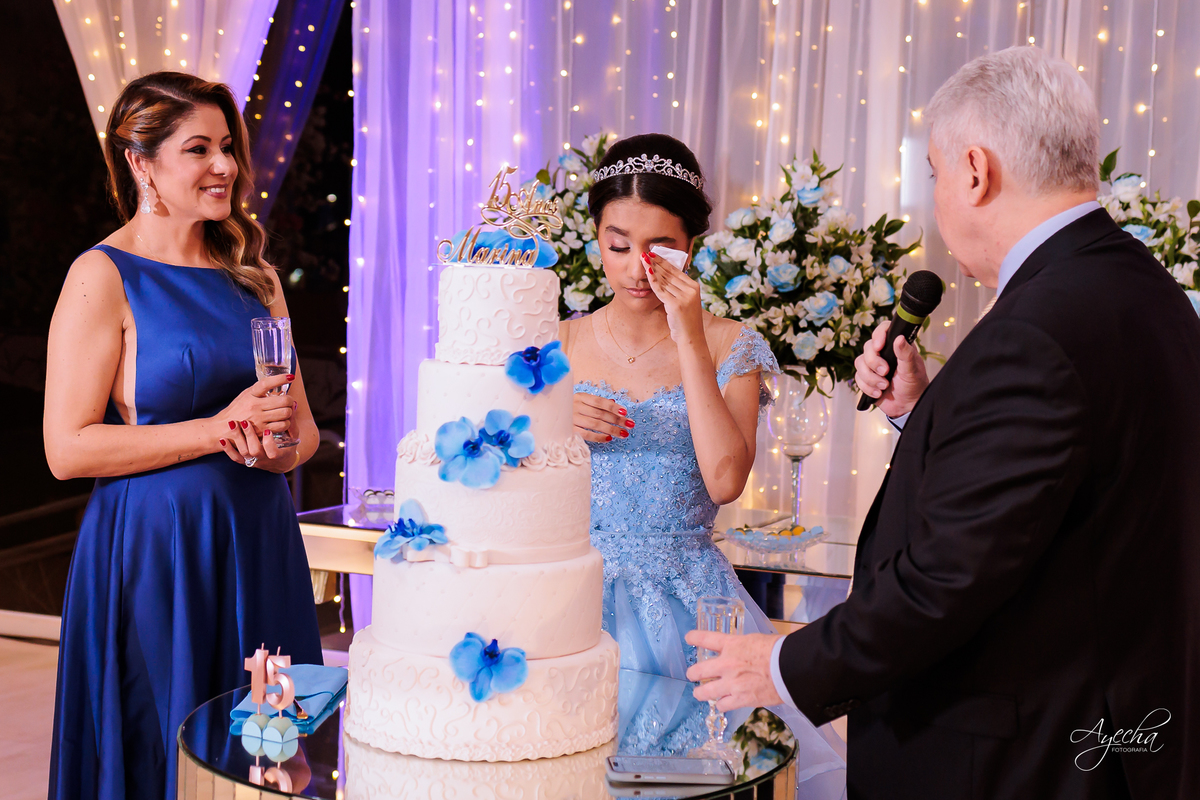 Festa de 15 anos Curitiba; Festa Debutante Curitiba; Espaço para Festa de 15 anos Curitiba; Fotografos 15 anos Curitiba; Salão para festa de 15 anos Curitiba; Stella Basso; Fotografos para Eventos Curitiba; Debutante PCD; Debutante com Autismo;