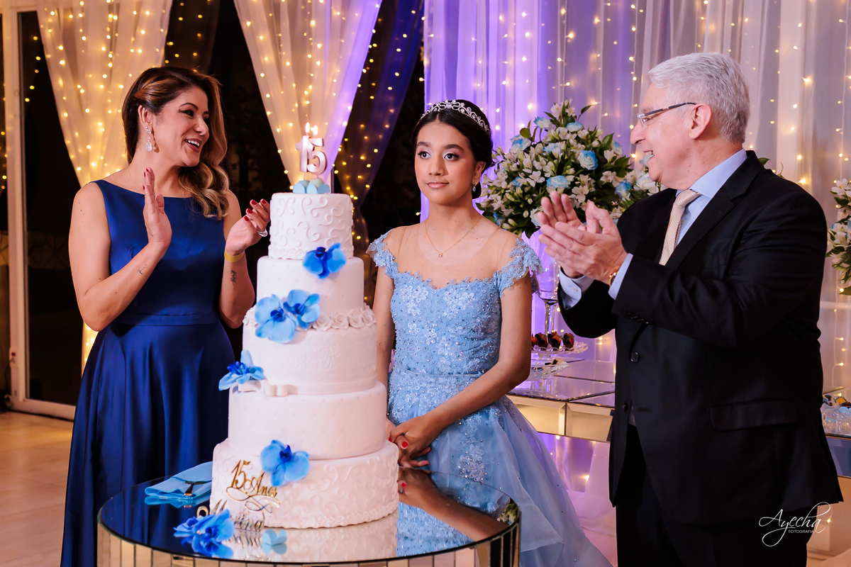 Festa de 15 anos Curitiba; Festa Debutante Curitiba; Espaço para Festa de 15 anos Curitiba; Fotografos 15 anos Curitiba; Salão para festa de 15 anos Curitiba; Stella Basso; Fotografos para Eventos Curitiba; Debutante PCD; Debutante com Autismo;