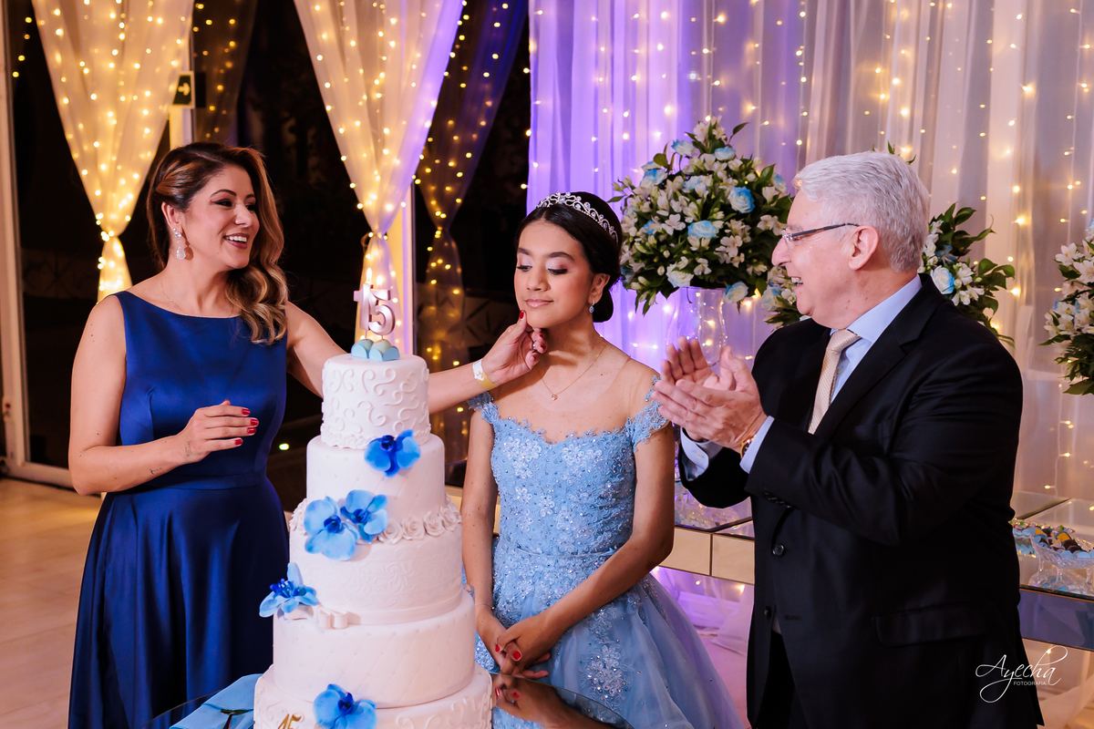 Festa de 15 anos Curitiba; Festa Debutante Curitiba; Espaço para Festa de 15 anos Curitiba; Fotografos 15 anos Curitiba; Salão para festa de 15 anos Curitiba; Stella Basso; Fotografos para Eventos Curitiba; Debutante PCD; Debutante com Autismo;