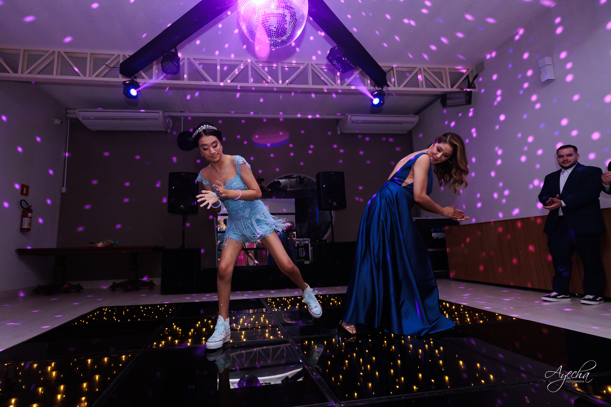 Festa de 15 anos Curitiba; Festa Debutante Curitiba; Espaço para Festa de 15 anos Curitiba; Fotografos 15 anos Curitiba; Salão para festa de 15 anos Curitiba; Stella Basso; Fotografos para Eventos Curitiba; Debutante PCD; Debutante com Autismo;