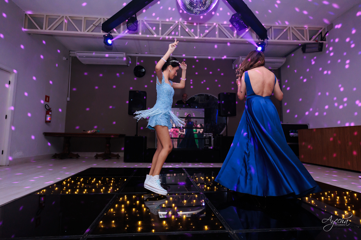Festa de 15 anos Curitiba; Festa Debutante Curitiba; Espaço para Festa de 15 anos Curitiba; Fotografos 15 anos Curitiba; Salão para festa de 15 anos Curitiba; Stella Basso; Fotografos para Eventos Curitiba; Debutante PCD; Debutante com Autismo;