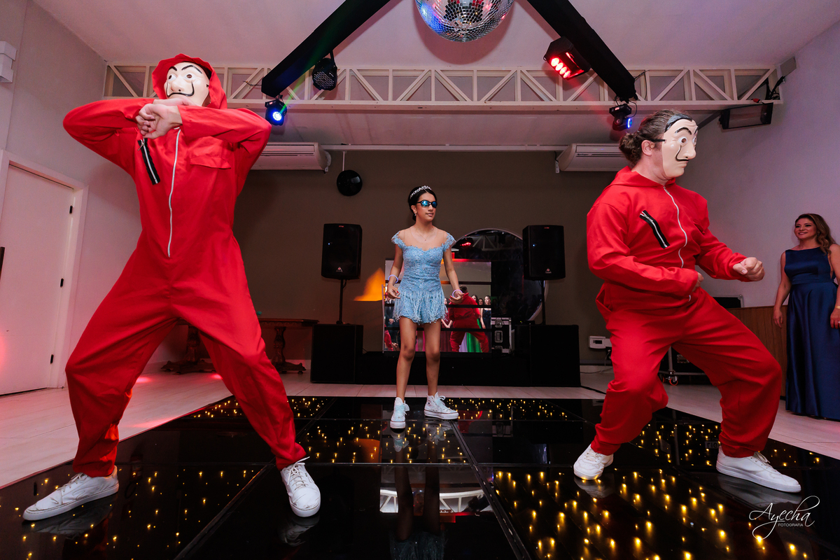 Festa de 15 anos Curitiba; Festa Debutante Curitiba; Espaço para Festa de 15 anos Curitiba; Fotografos 15 anos Curitiba; Salão para festa de 15 anos Curitiba; Stella Basso; Fotografos para Eventos Curitiba; Debutante PCD; Festa de 15Debutante com Autismo;