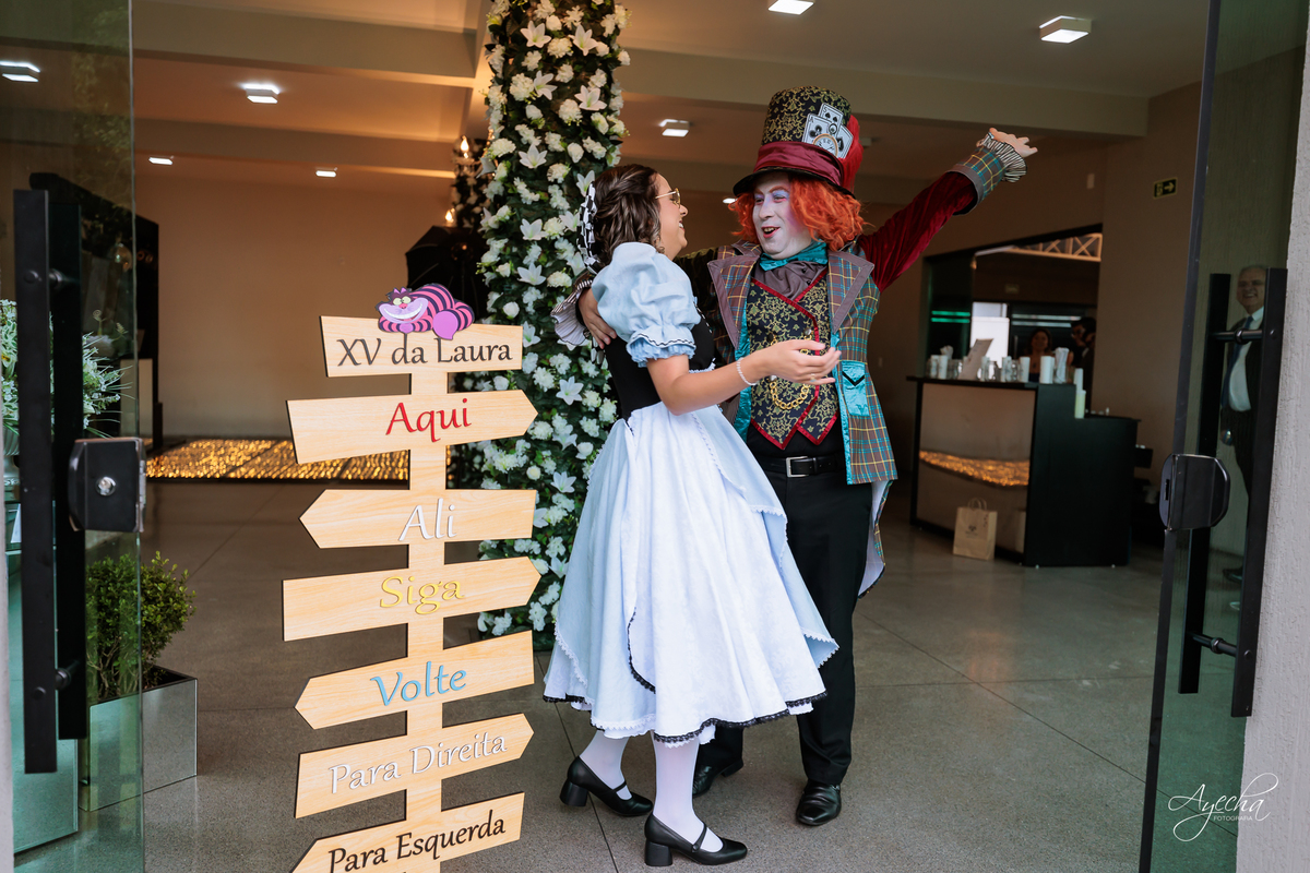 fotógrafo 15 anos Curitiba, fotografia debutante Curitiba, ensaio 15 anos Curitiba, festa debutante Curitiba, fotos 15 anos criativas, fotógrafa Curitiba, fotos profissionais Curitiba, fotógrafa debutante, ensaio debutante Curitiba; decoração alice