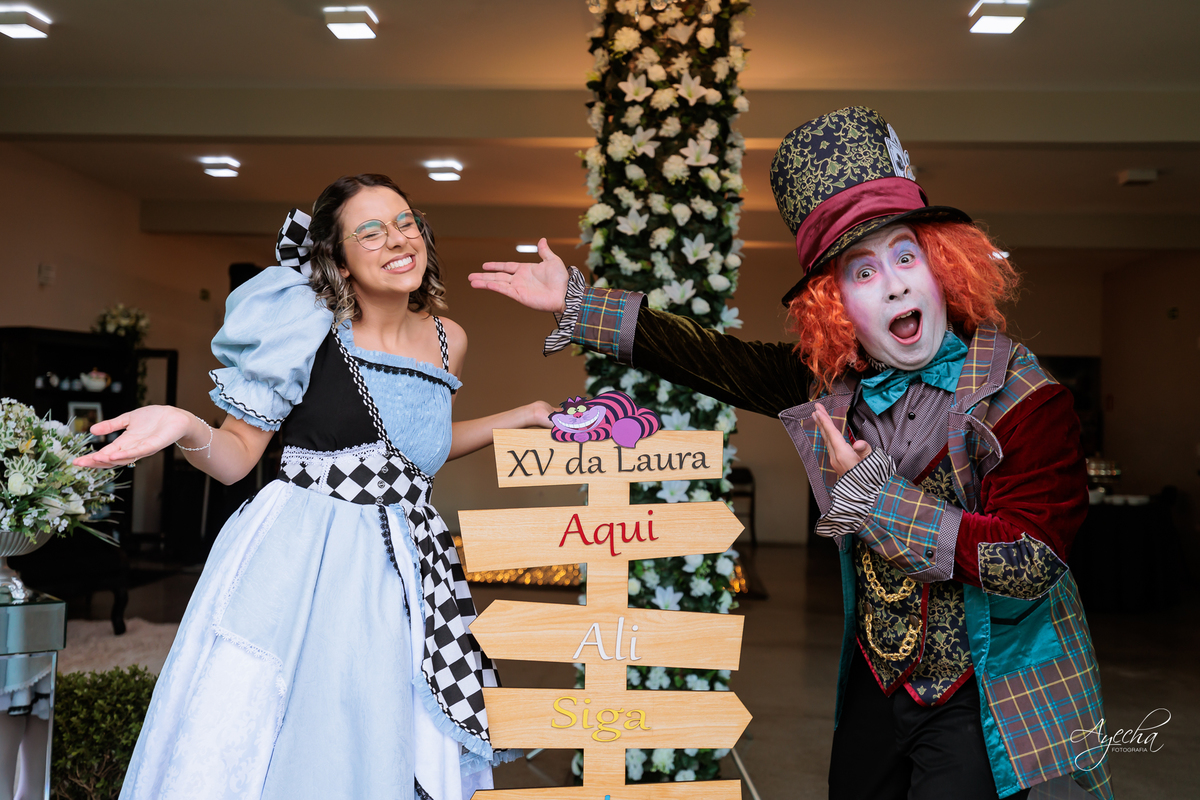 fotógrafo 15 anos Curitiba, fotografia debutante Curitiba, ensaio 15 anos Curitiba, festa debutante Curitiba, fotos 15 anos criativas, fotógrafa Curitiba, fotos profissionais Curitiba, fotógrafa debutante, ensaio debutante Curitiba; decoração alice