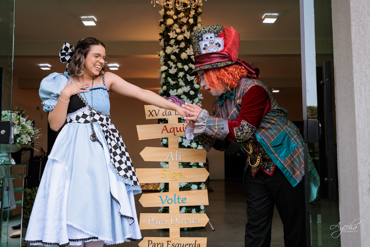 fotógrafo 15 anos Curitiba, fotografia debutante Curitiba, ensaio 15 anos Curitiba, festa debutante Curitiba, fotos 15 anos criativas, fotógrafa Curitiba, fotos profissionais Curitiba, fotógrafa debutante, ensaio debutante Curitiba; decoração alice