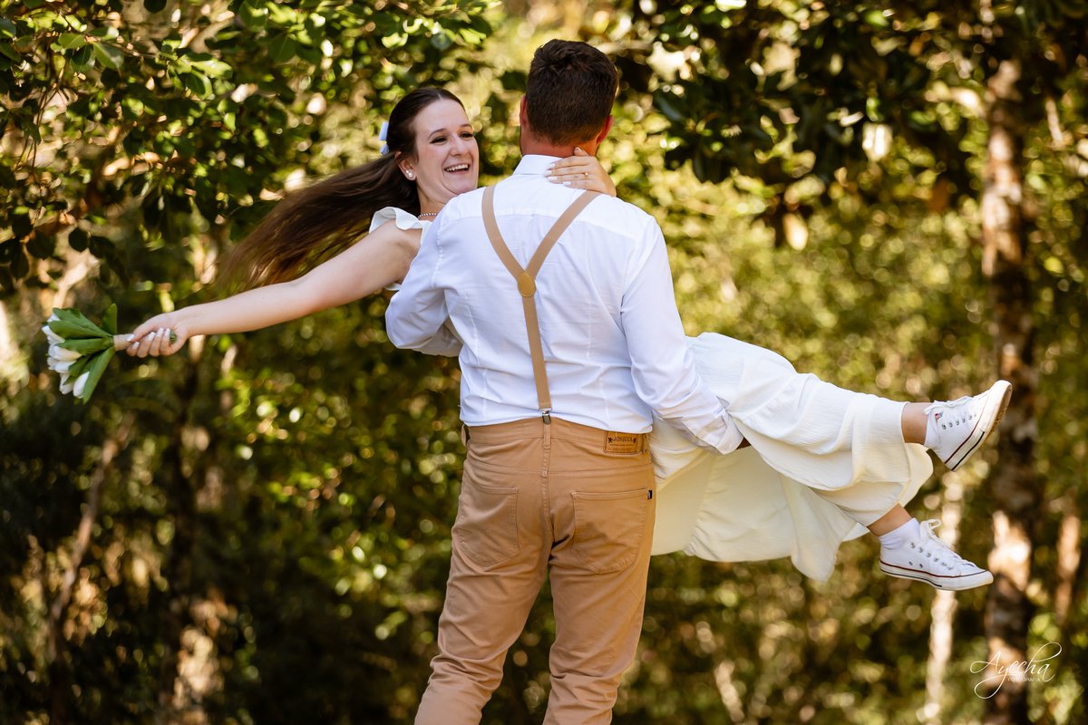 pré wedding Curitiba, ensaio pré-casamento Campo Largo, fotógrafo pré wedding Curitiba, fotos casal retrô, fusca ensaio fotográfico, fotógrafo Campo Largo, fotos casamento Curitiba, ensaio noivo noiva Curitiba, fotos criativas Curitiba, ensaio capela Curi