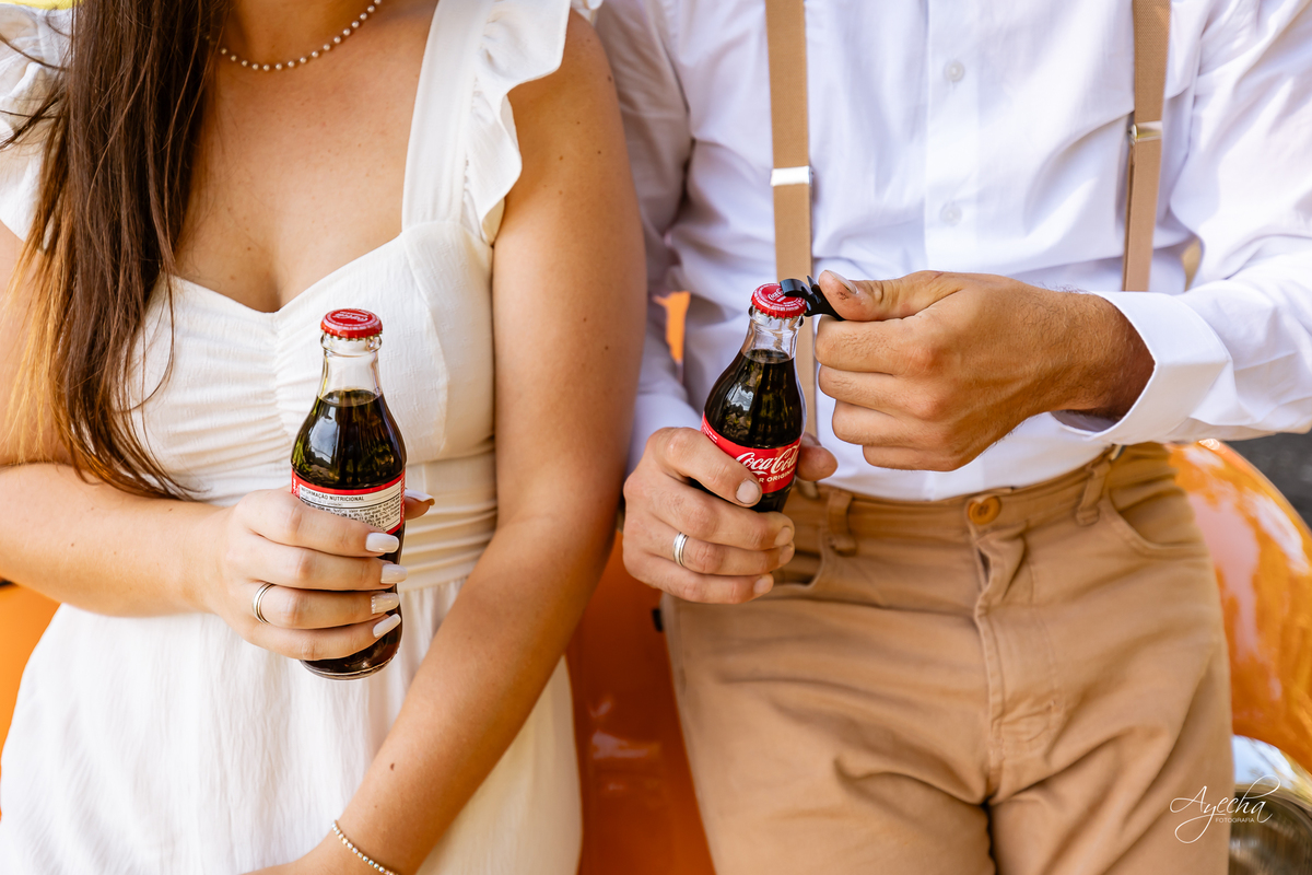 pré wedding Curitiba, ensaio pré-casamento Campo Largo, fotógrafo pré wedding Curitiba, fotos casal retrô, fusca ensaio fotográfico, fotógrafo Campo Largo, fotos casamento Curitiba, ensaio noivo noiva Curitiba, fotos criativas Curitiba, ensaio capela Curi