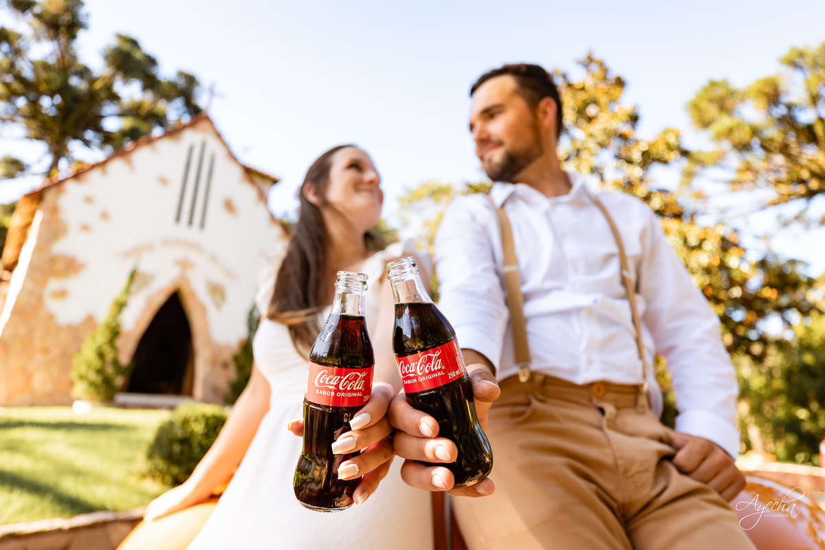 pré wedding Curitiba, ensaio pré-casamento Campo Largo, fotógrafo pré wedding Curitiba, fotos casal retrô, fusca ensaio fotográfico, fotógrafo Campo Largo, fotos casamento Curitiba, ensaio noivo noiva Curitiba, fotos criativas Curitiba, ensaio capela Curi