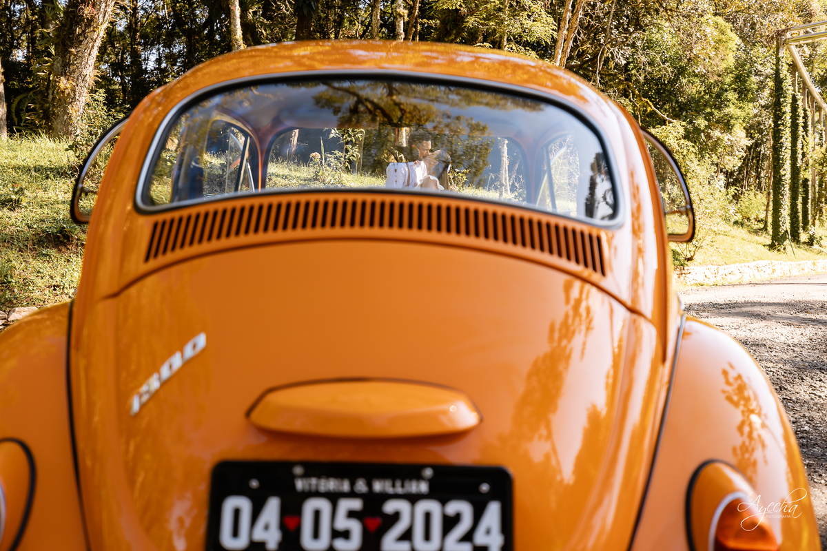pré wedding Curitiba, ensaio pré-casamento Campo Largo, fotógrafo pré wedding Curitiba, fotos casal retrô, fusca ensaio fotográfico, fotógrafo Campo Largo, fotos casamento Curitiba, ensaio noivo noiva Curitiba, fotos criativas Curitiba, ensaio capela Curi