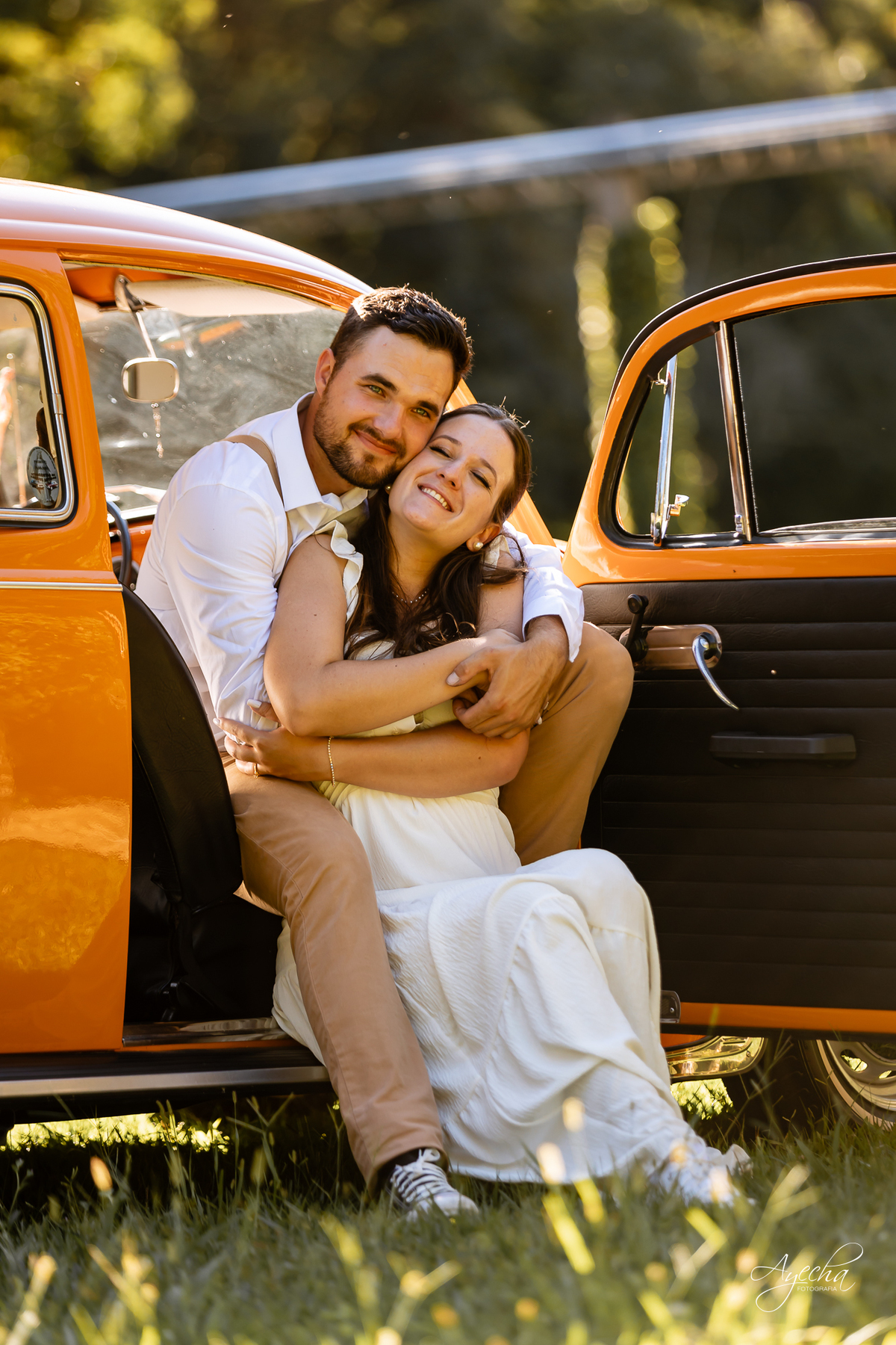 pré wedding Curitiba, ensaio pré-casamento Campo Largo, fotógrafo pré wedding Curitiba, fotos casal retrô, fusca ensaio fotográfico, fotógrafo Campo Largo, fotos casamento Curitiba, ensaio noivo noiva Curitiba, fotos criativas Curitiba, ensaio capela Curi