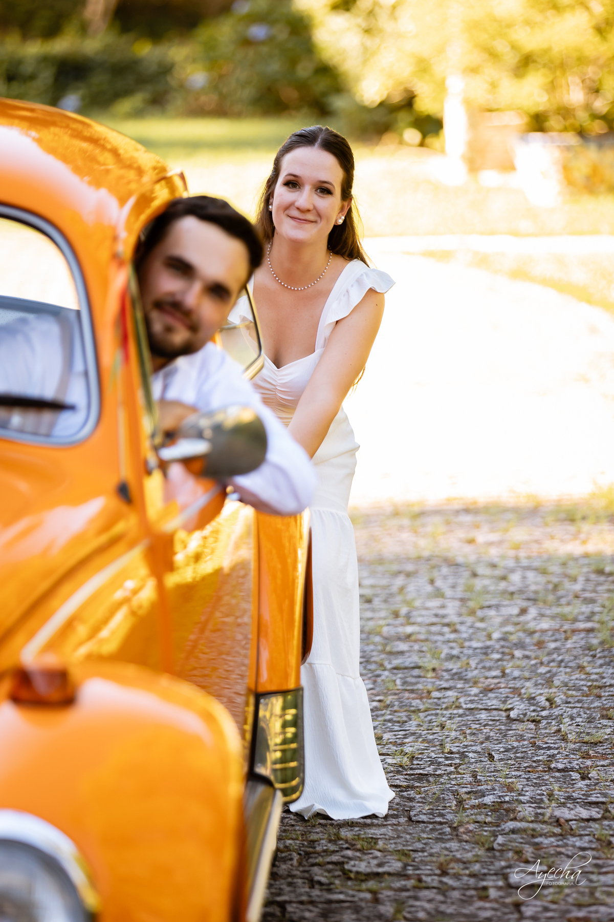 pré wedding Curitiba, ensaio pré-casamento Campo Largo, fotógrafo pré wedding Curitiba, fotos casal retrô, fusca ensaio fotográfico, fotógrafo Campo Largo, fotos casamento Curitiba, ensaio noivo noiva Curitiba, fotos criativas Curitiba, ensaio capela Curi