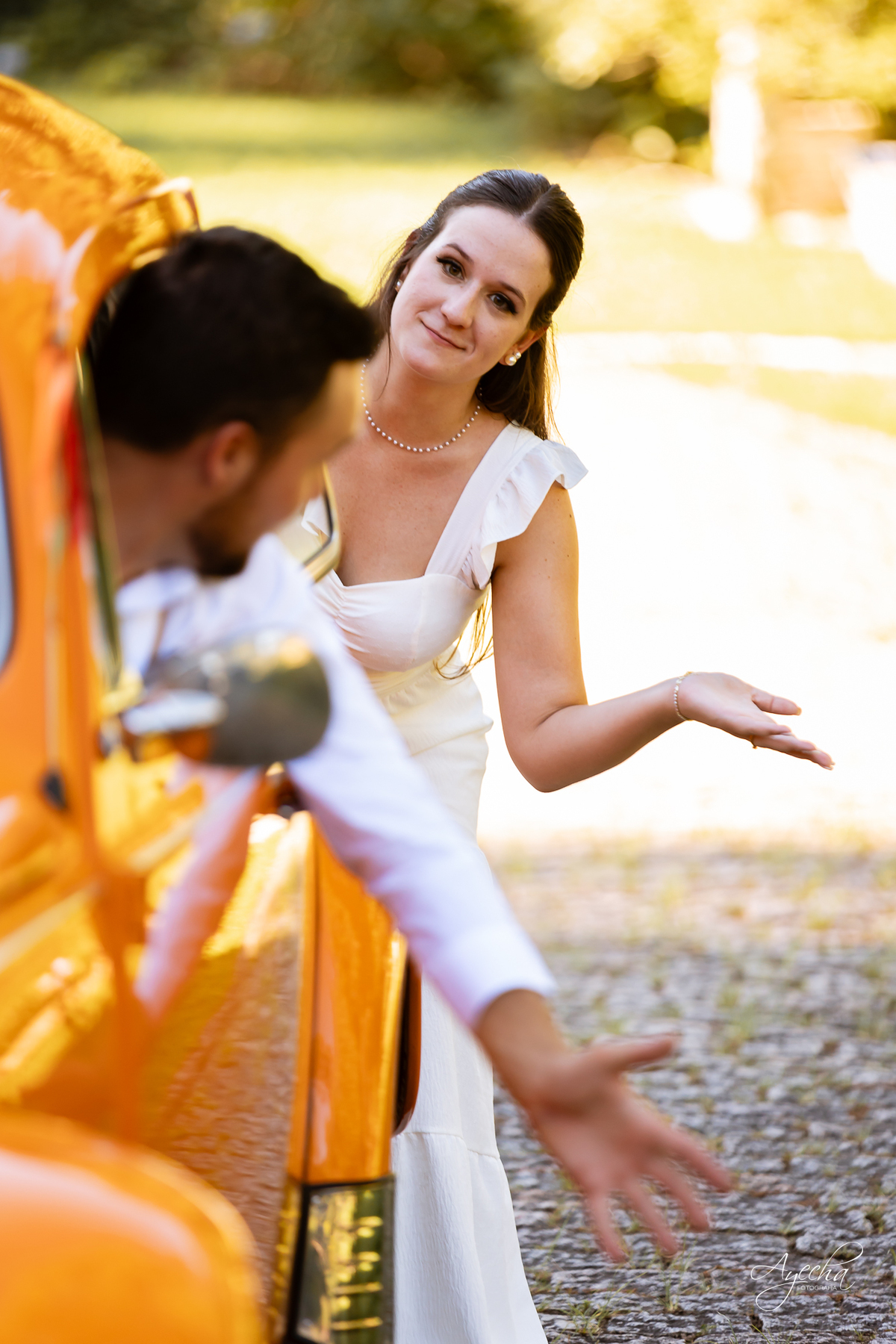 pré wedding Curitiba, ensaio pré-casamento Campo Largo, fotógrafo pré wedding Curitiba, fotos casal retrô, fusca ensaio fotográfico, fotógrafo Campo Largo, fotos casamento Curitiba, ensaio noivo noiva Curitiba, fotos criativas Curitiba, ensaio capela Curi