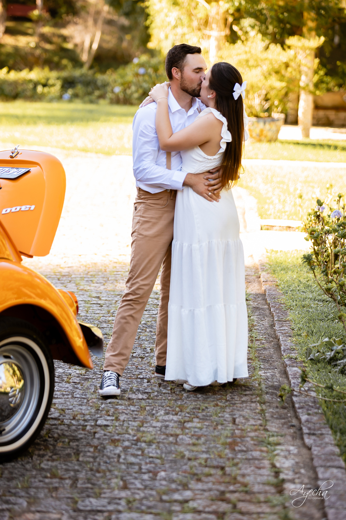 pré wedding Curitiba, ensaio pré-casamento Campo Largo, fotógrafo pré wedding Curitiba, fotos casal retrô, fusca ensaio fotográfico, fotógrafo Campo Largo, fotos casamento Curitiba, ensaio noivo noiva Curitiba, fotos criativas Curitiba, ensaio capela Curi