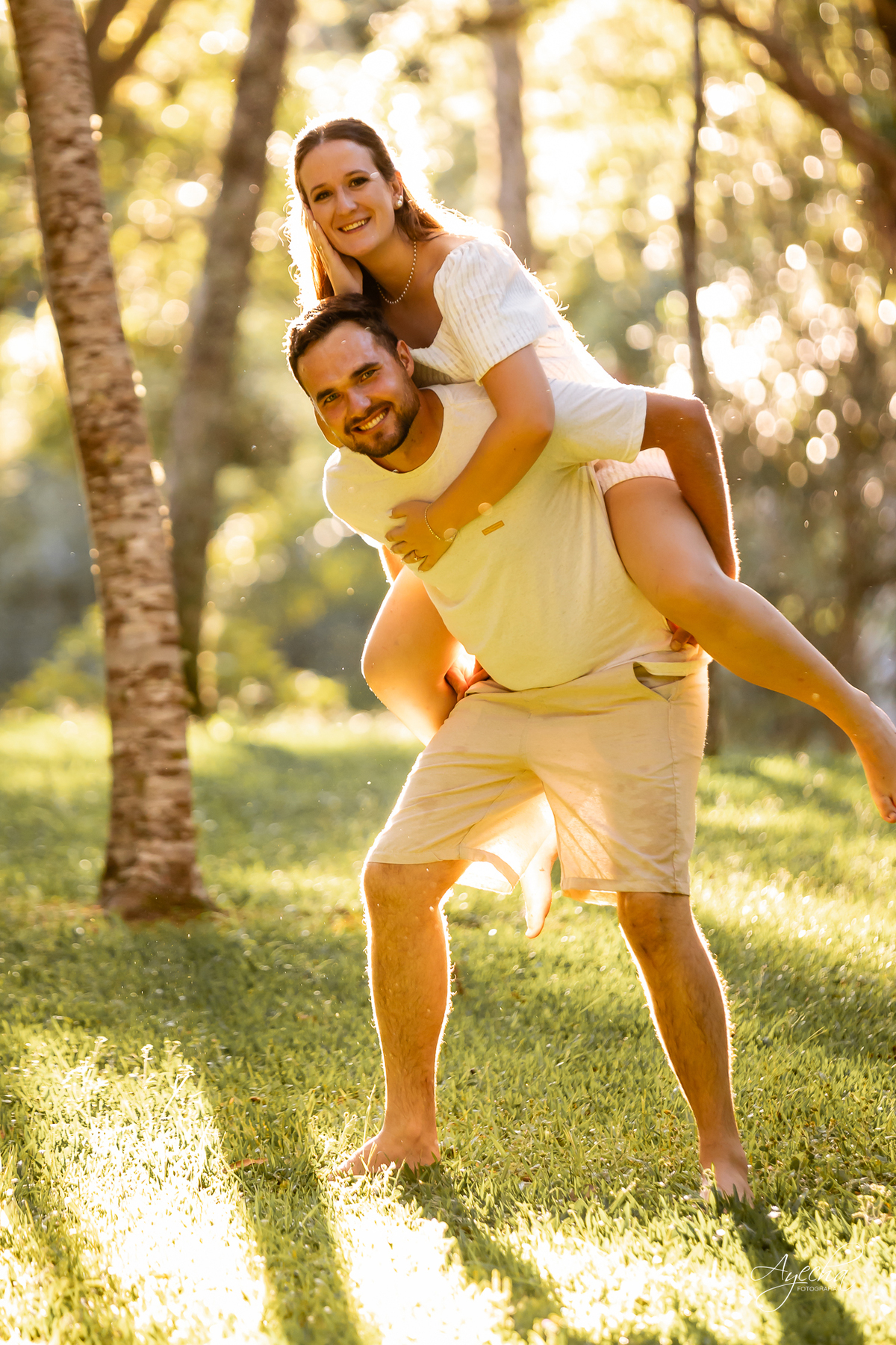 pré wedding Curitiba, ensaio pré-casamento Campo Largo, fotógrafo pré wedding Curitiba, fotos casal retrô, fusca ensaio fotográfico, fotógrafo Campo Largo, fotos casamento Curitiba, ensaio noivo noiva Curitiba, fotos criativas Curitiba, ensaio capela Curi